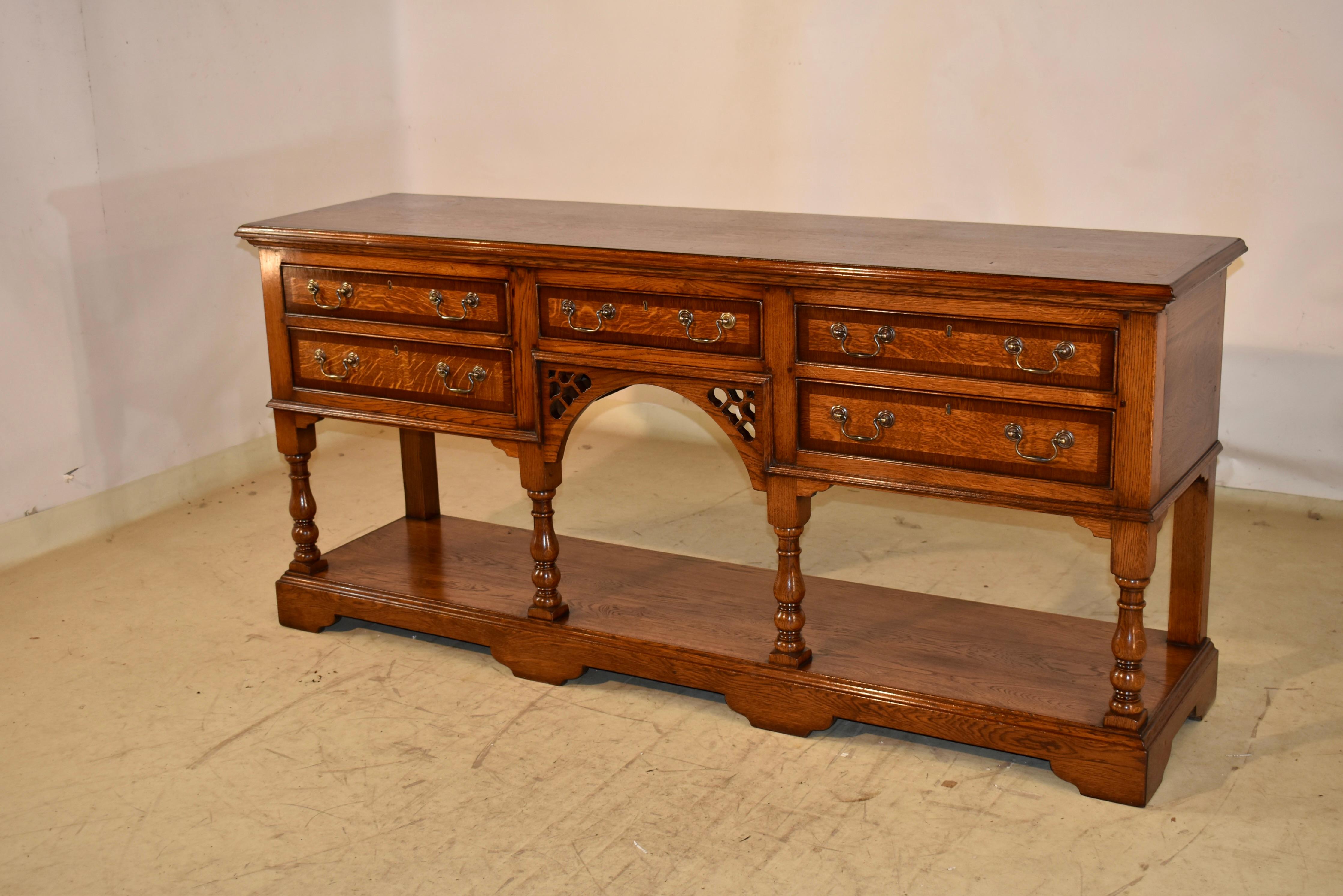 George VI English Oak and Mahogany Pot Board (Englisch) im Angebot