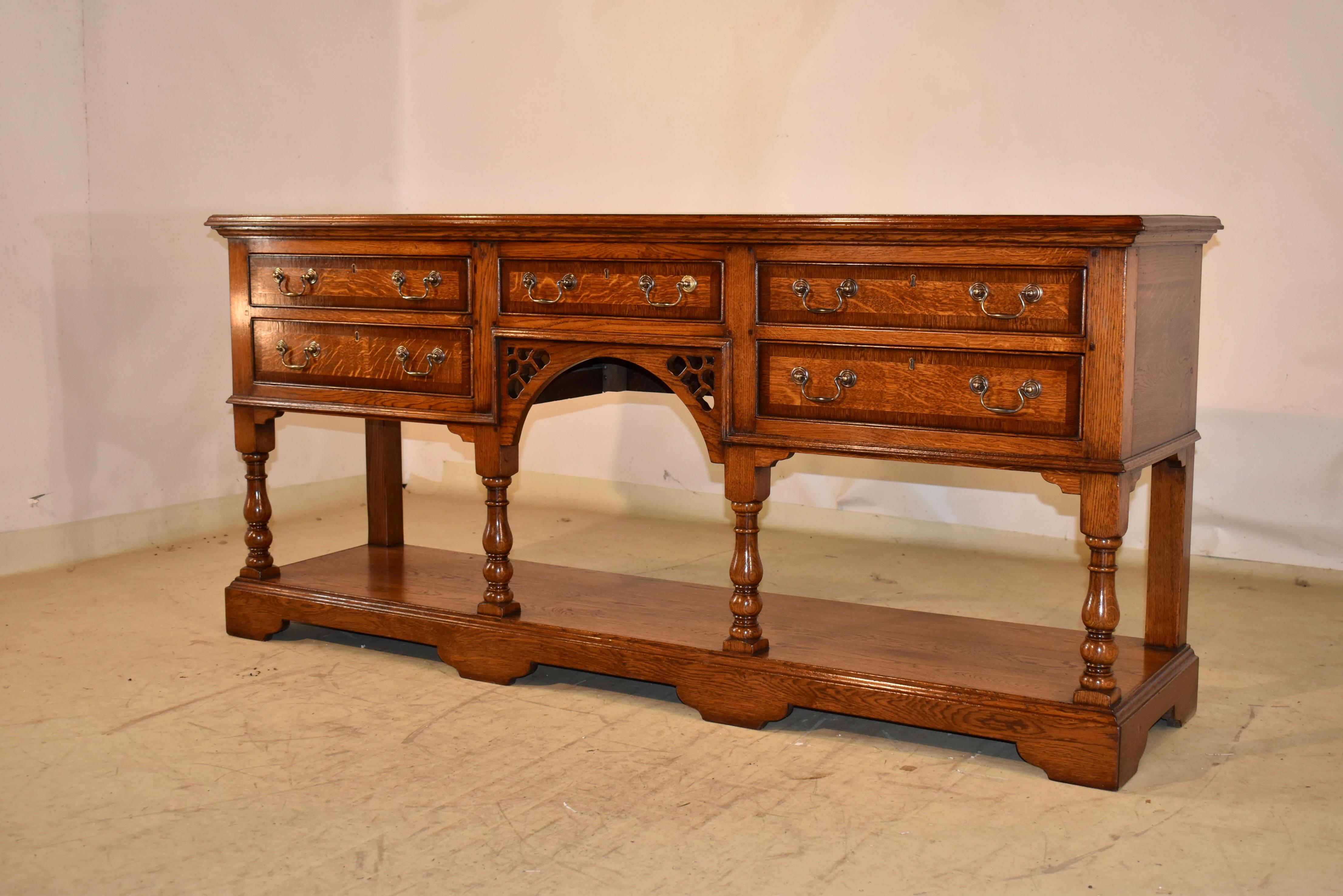George VI English Oak and Mahogany Pot Board im Zustand „Gut“ im Angebot in High Point, NC