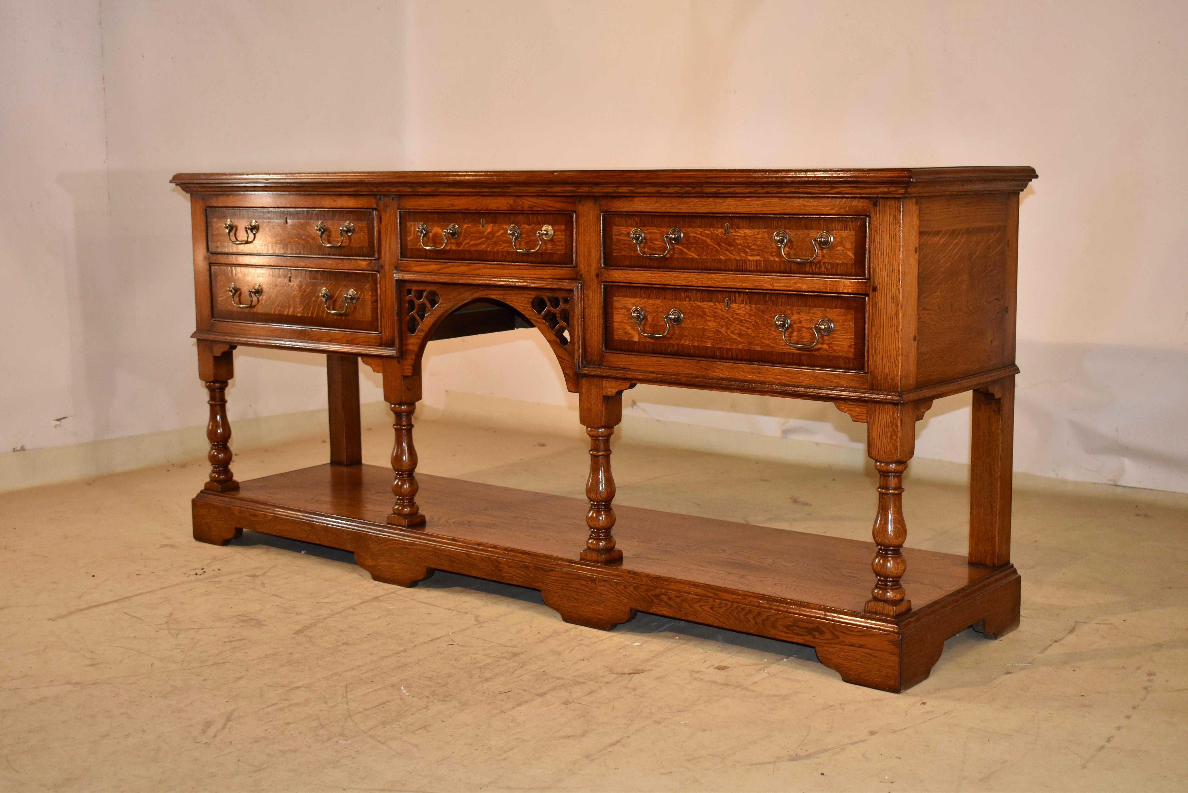 George VI English Oak and Mahogany Pot Board (20. Jahrhundert) im Angebot