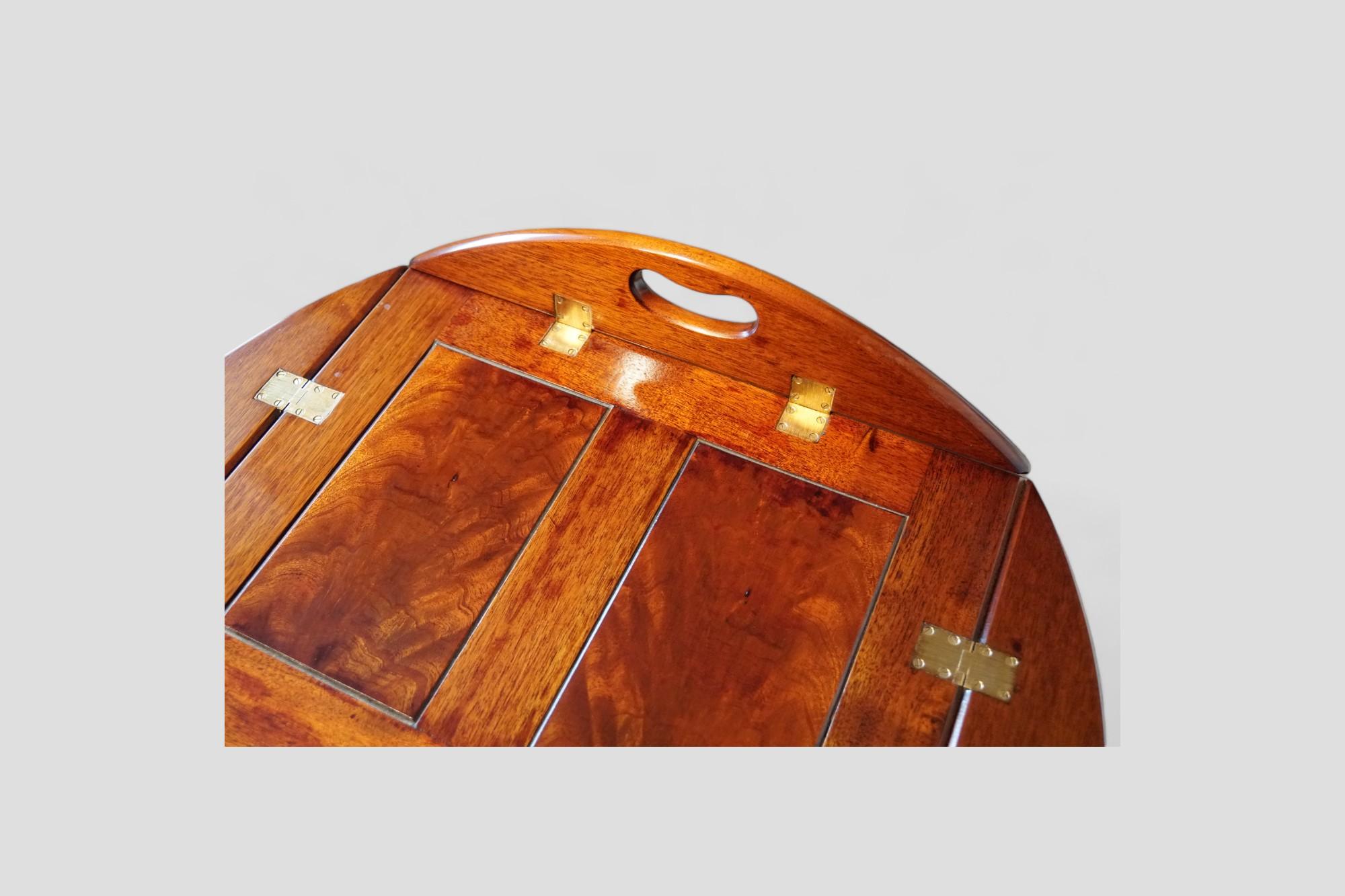 Georgian George VI mahogany butlers tray on stand For Sale