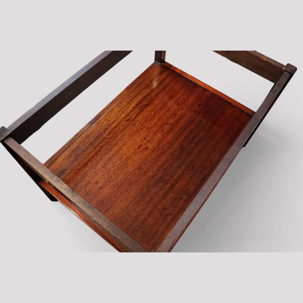 George VI mahogany butlers tray on stand In Good Condition For Sale In Salisbury, GB