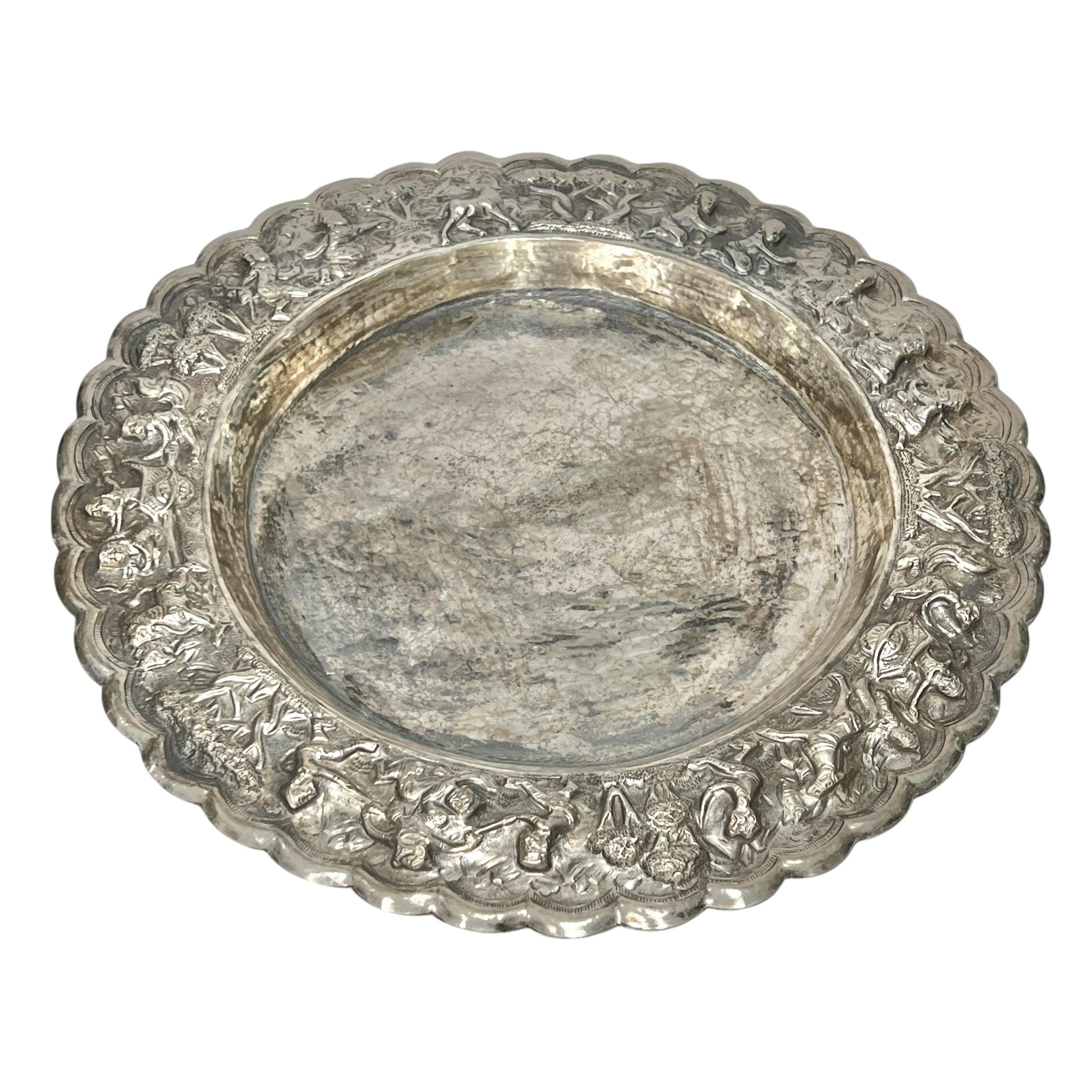 XX secolo Ciotola e sottopiatto in argento Repousse di Giorgio VI in vendita