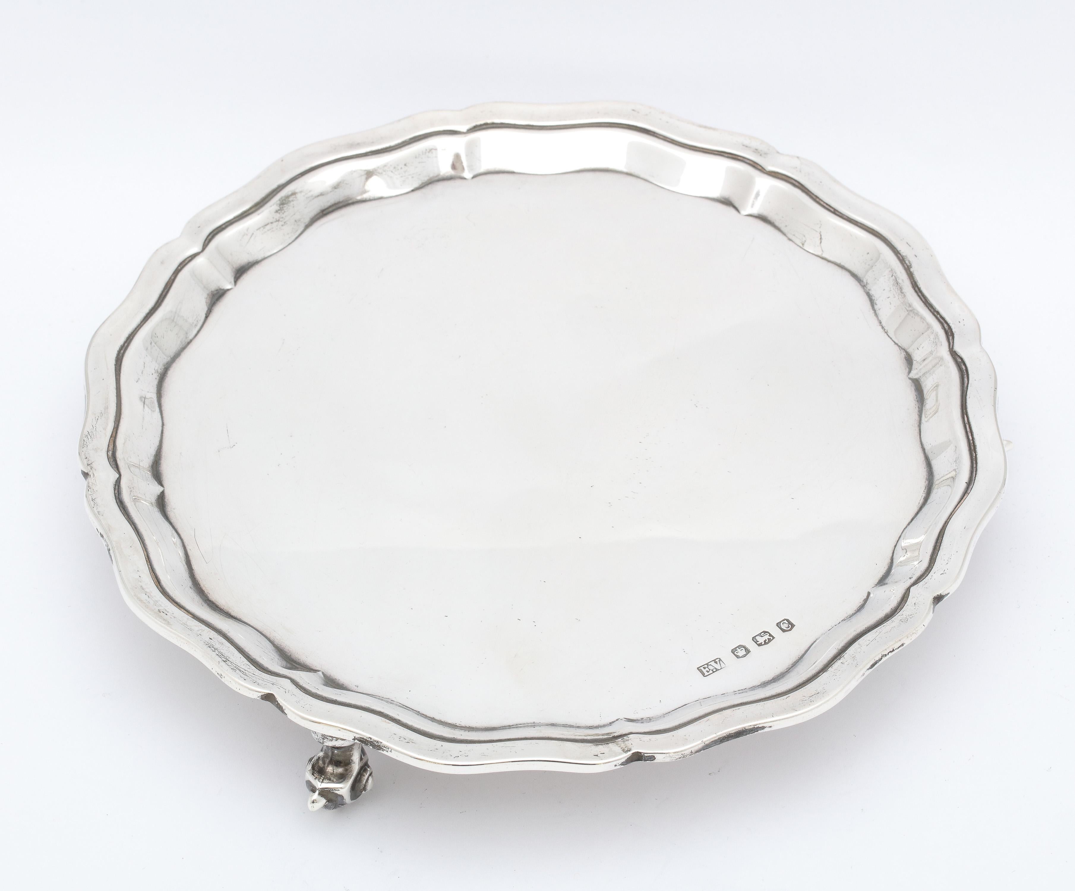 George VI Period Sterling Silver Footed Salver/Tray By Emile Viner For Sale 1