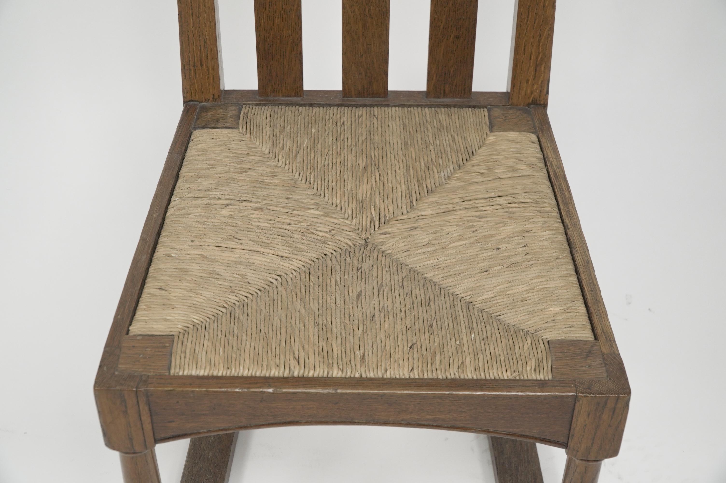 George Walton attribuito, Coppia di sedie Arts & Crafts con intarsi in scacchiera in vendita 5
