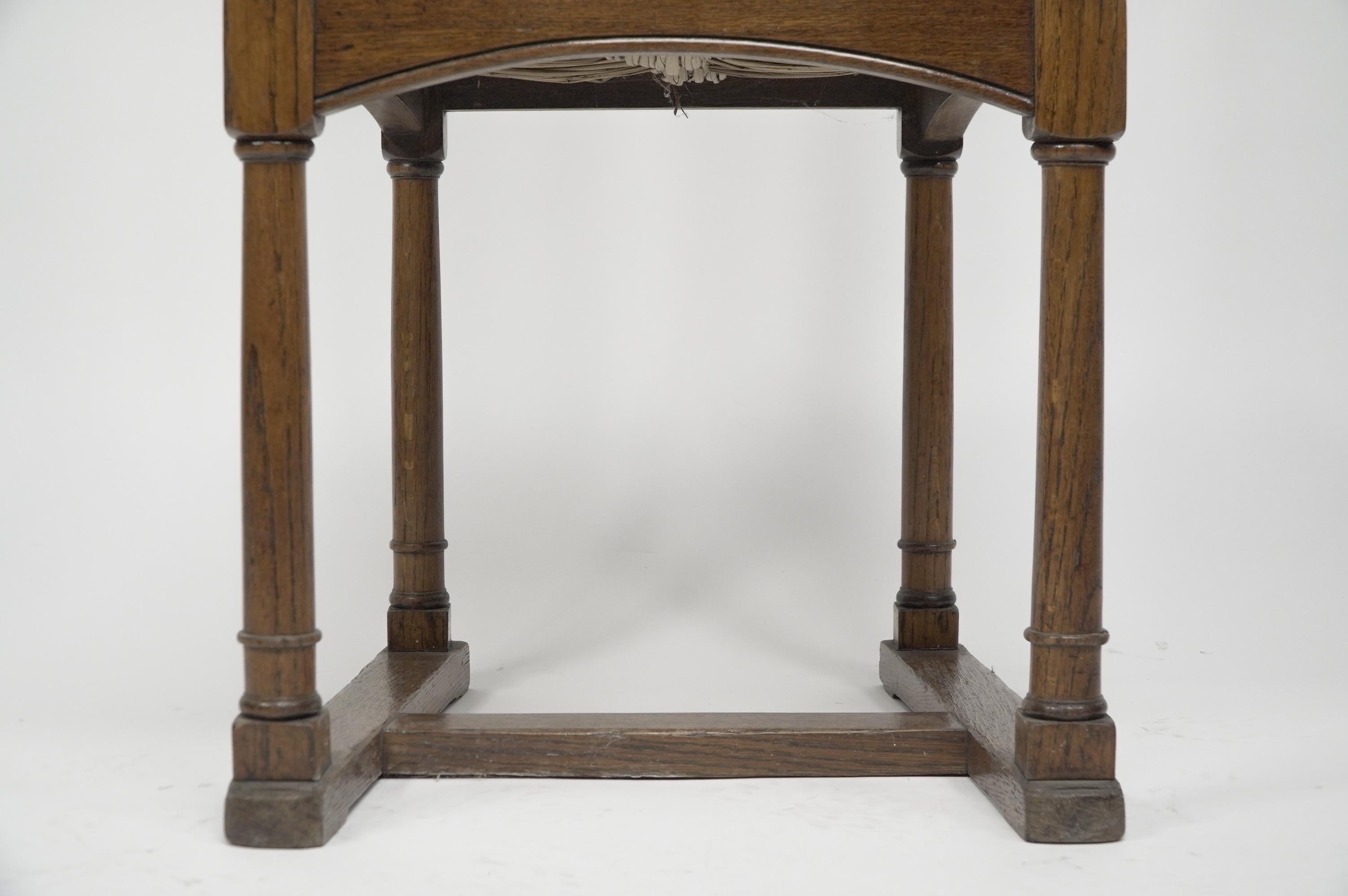 George Walton attribuito, Coppia di sedie Arts & Crafts con intarsi in scacchiera in vendita 12