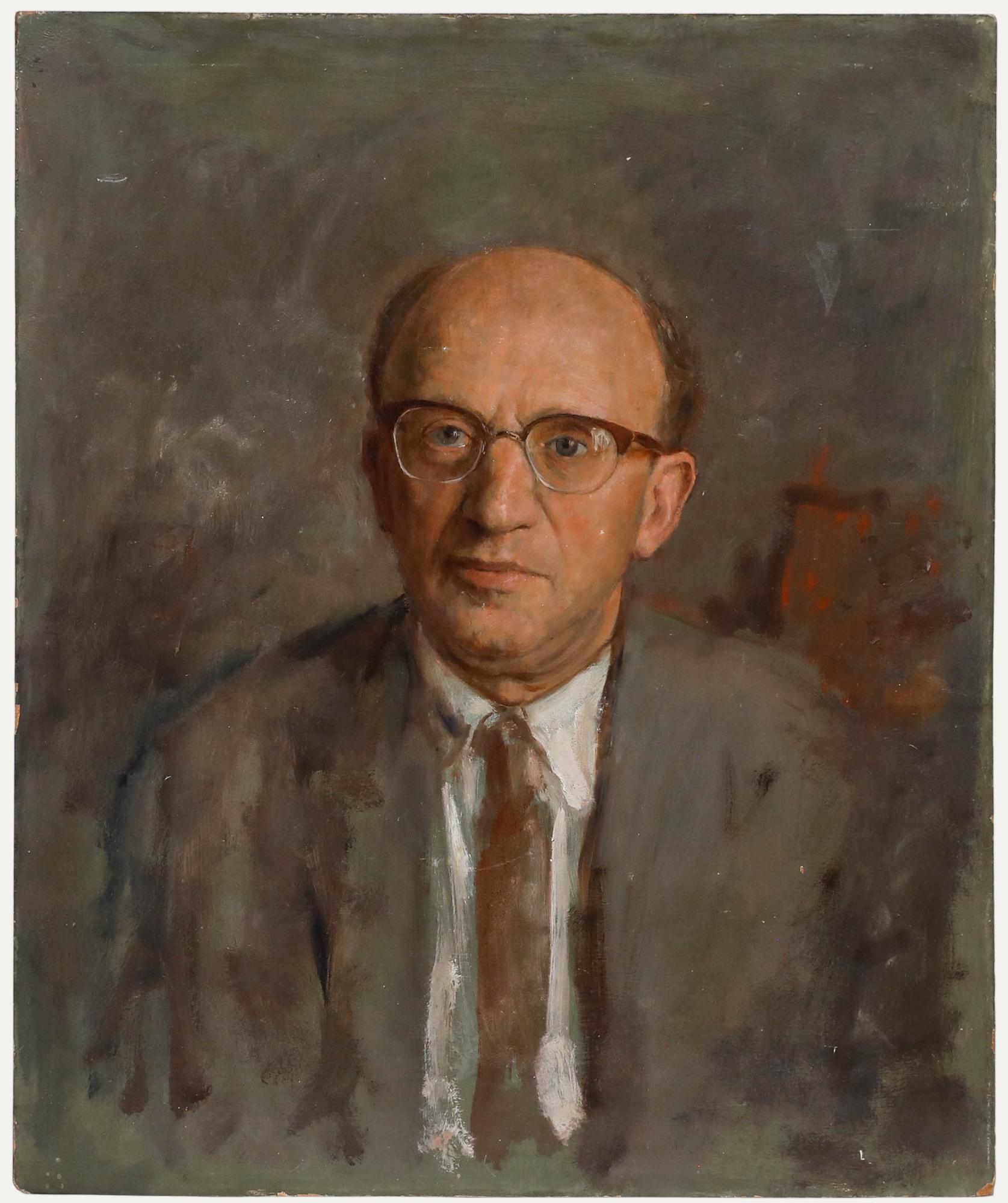 Un charmant portrait représentant un homme portant des lunettes et un costume. Non signée. A bord.