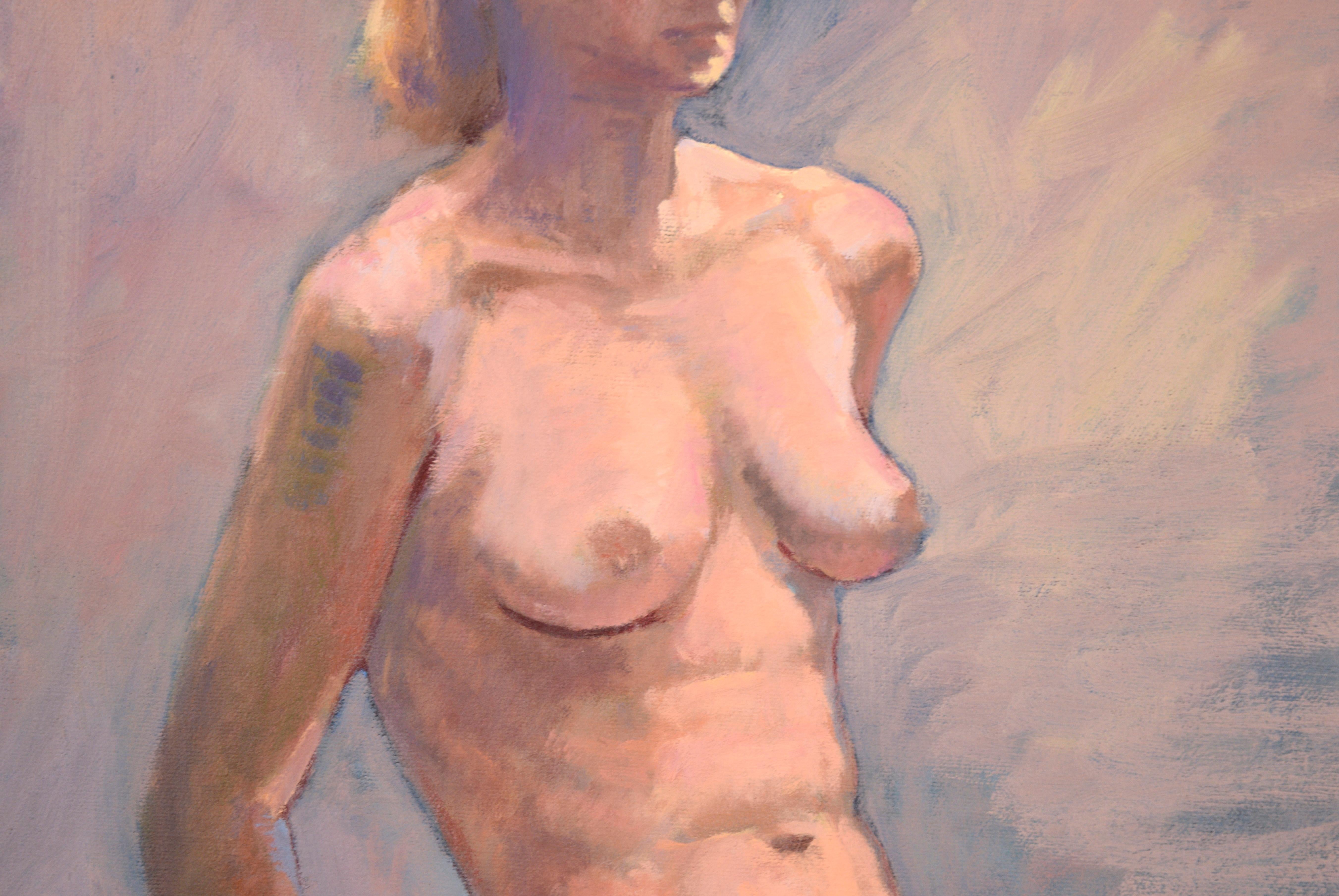 Nudo biondo appoggiato su uno sgabello in olio su tela - Figurative Painting Marrone di George Wishon