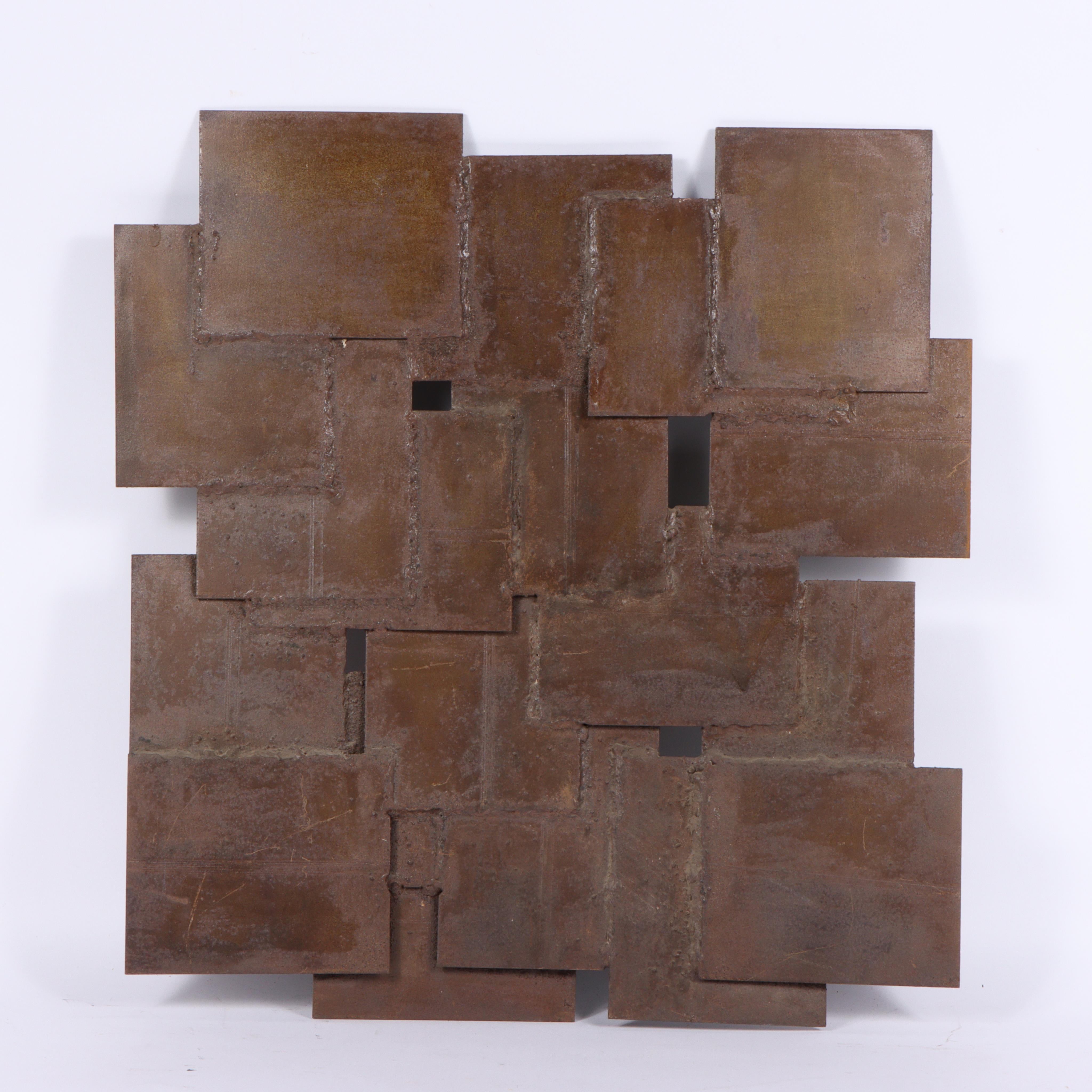 Brutalistische Hängestruktur (Gold), Abstract Sculpture, von George Zachary Constant