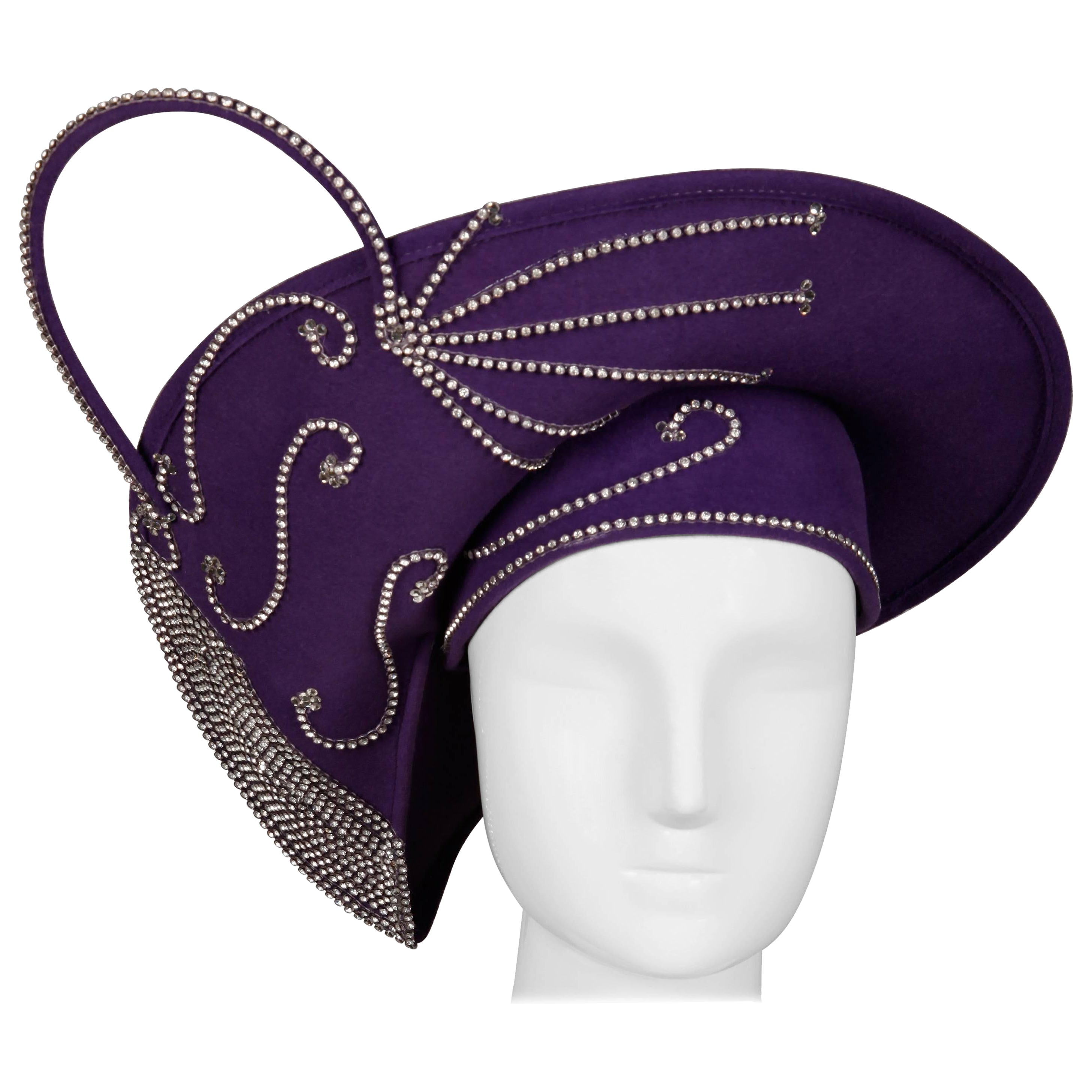 George Zamau'l – Vintage-Avantgarde-Mütze aus Wolle mit violetten Strasssteinen, ungetragen, mit Etiketten