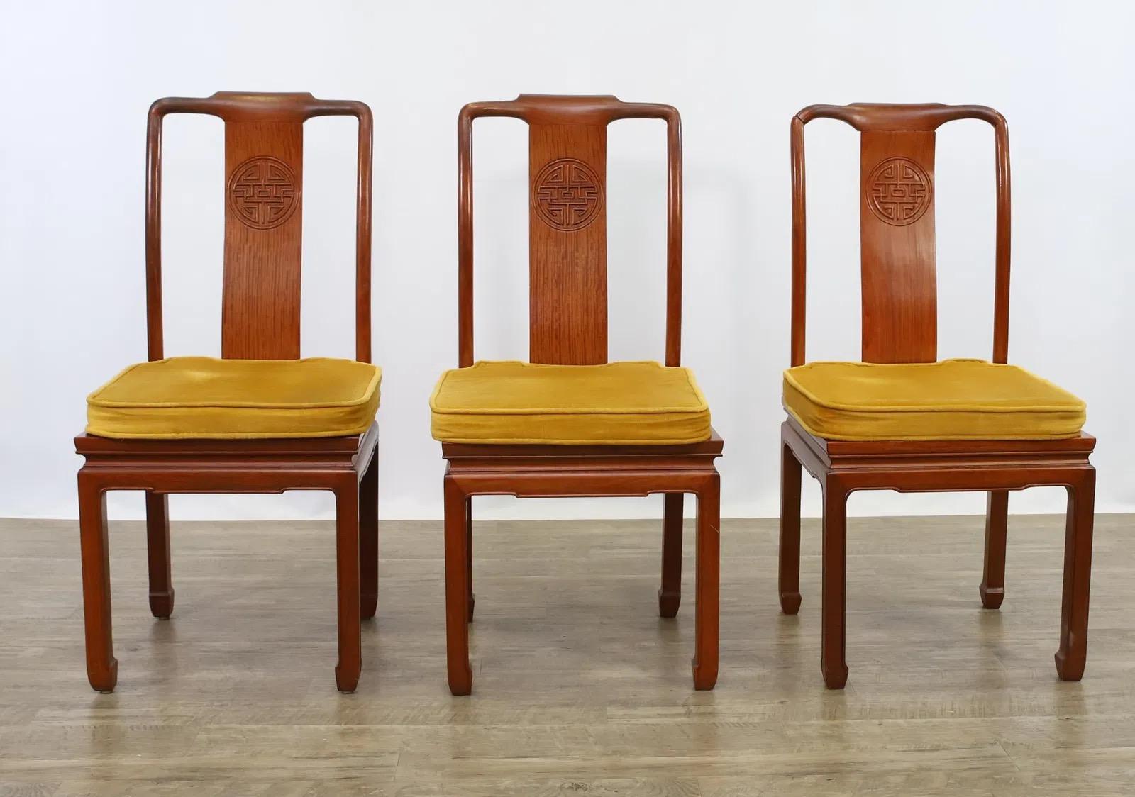 Tissu d'ameublement George Zee and Co. Ensemble de table à manger à rallonge anglo-chinois en teck et 8 chaises en vente