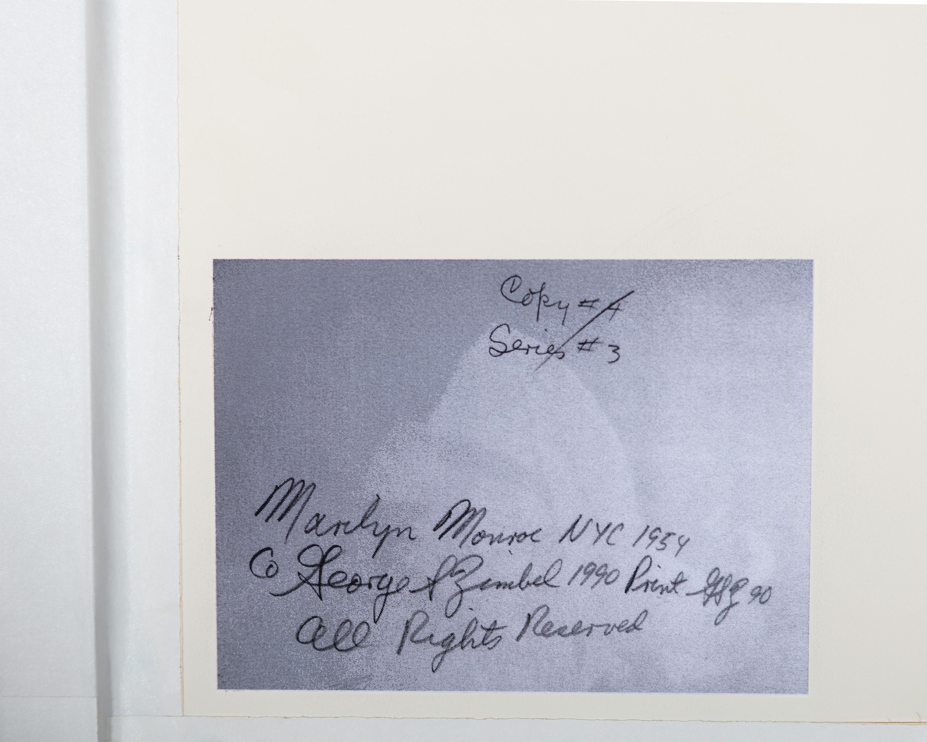 Photographie féminine iconique Pop Americana signée Marylin Monroe en vente 2