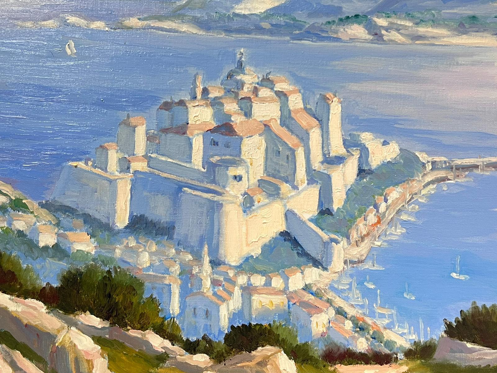 Huile impressionniste française contemporaine Belle ville méditerranéenne Côte portuaire - Painting de Georges Bordonove