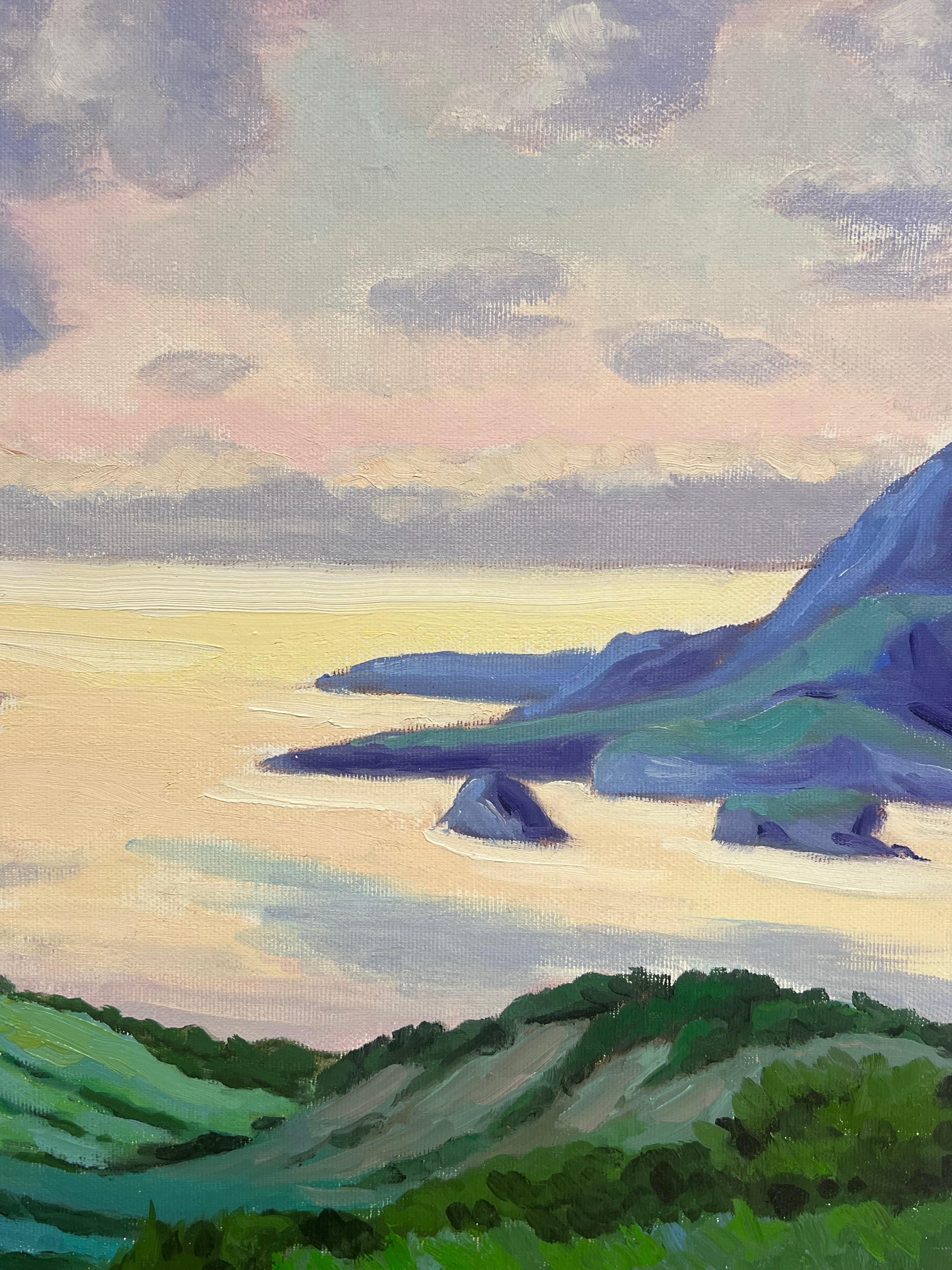 Pittura ad olio impressionista francese Campi verdi e cime fumose sul mare - Landscape Painting Grigio di Georges Bordonove