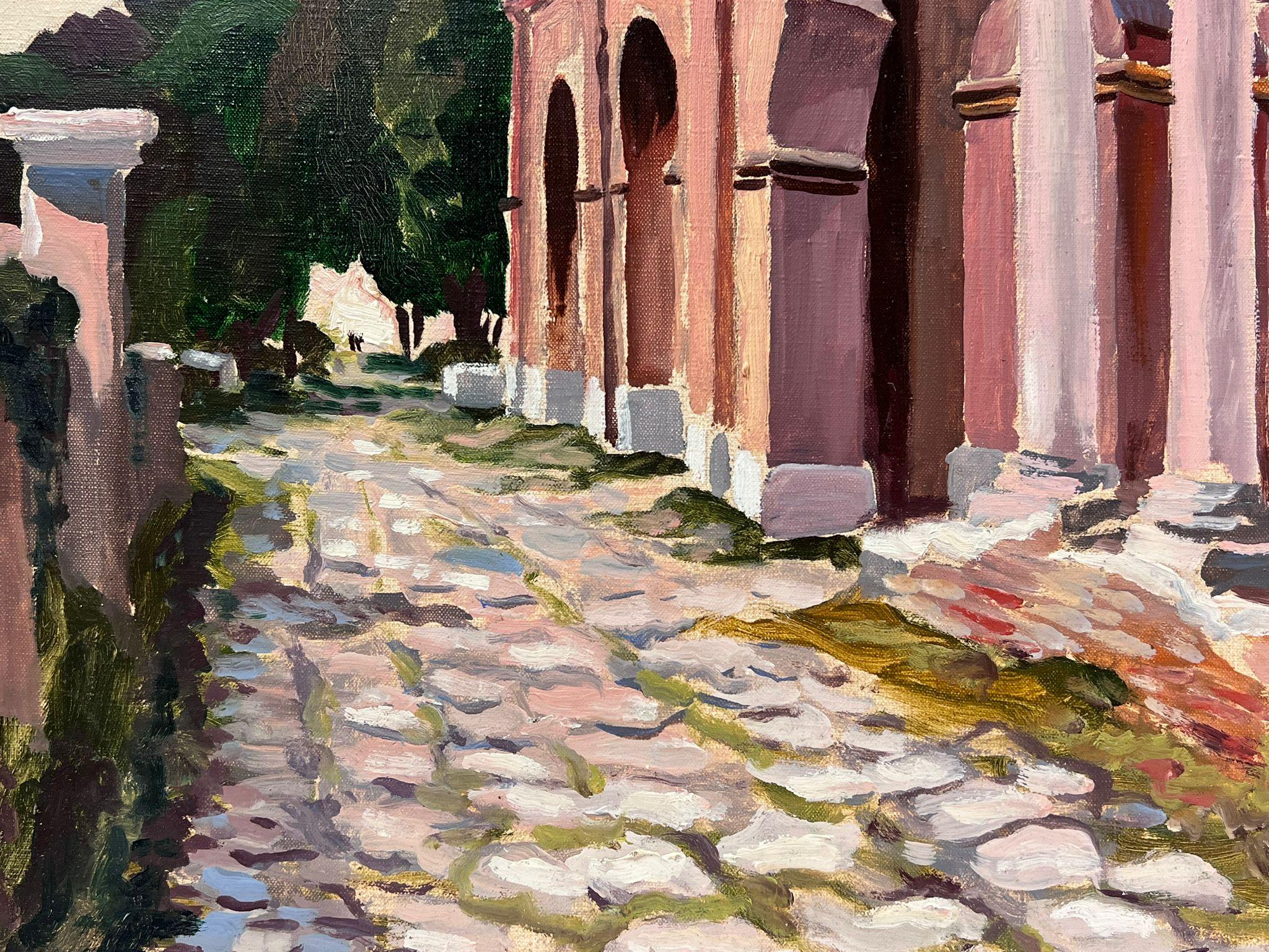 Rosa Steinsäulen-Gebäuderuinen Zeitgenössischer französischer Impressionist Öl (Braun), Landscape Painting, von Georges Bordonove