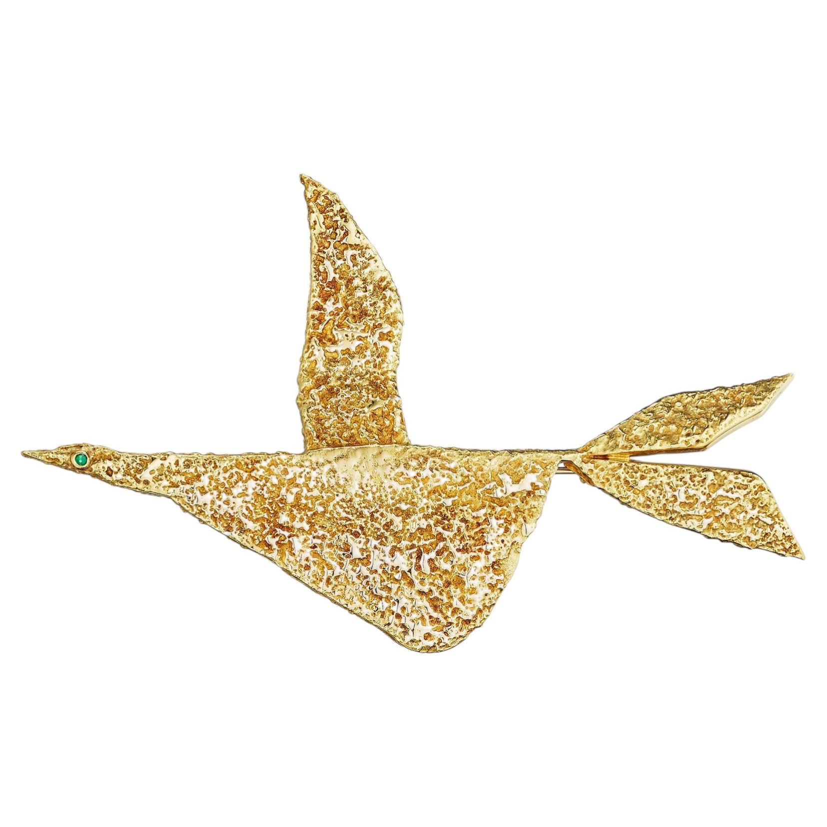 Georges Braque Paris Vintage Hammered Gold Bird Brooch For Sale