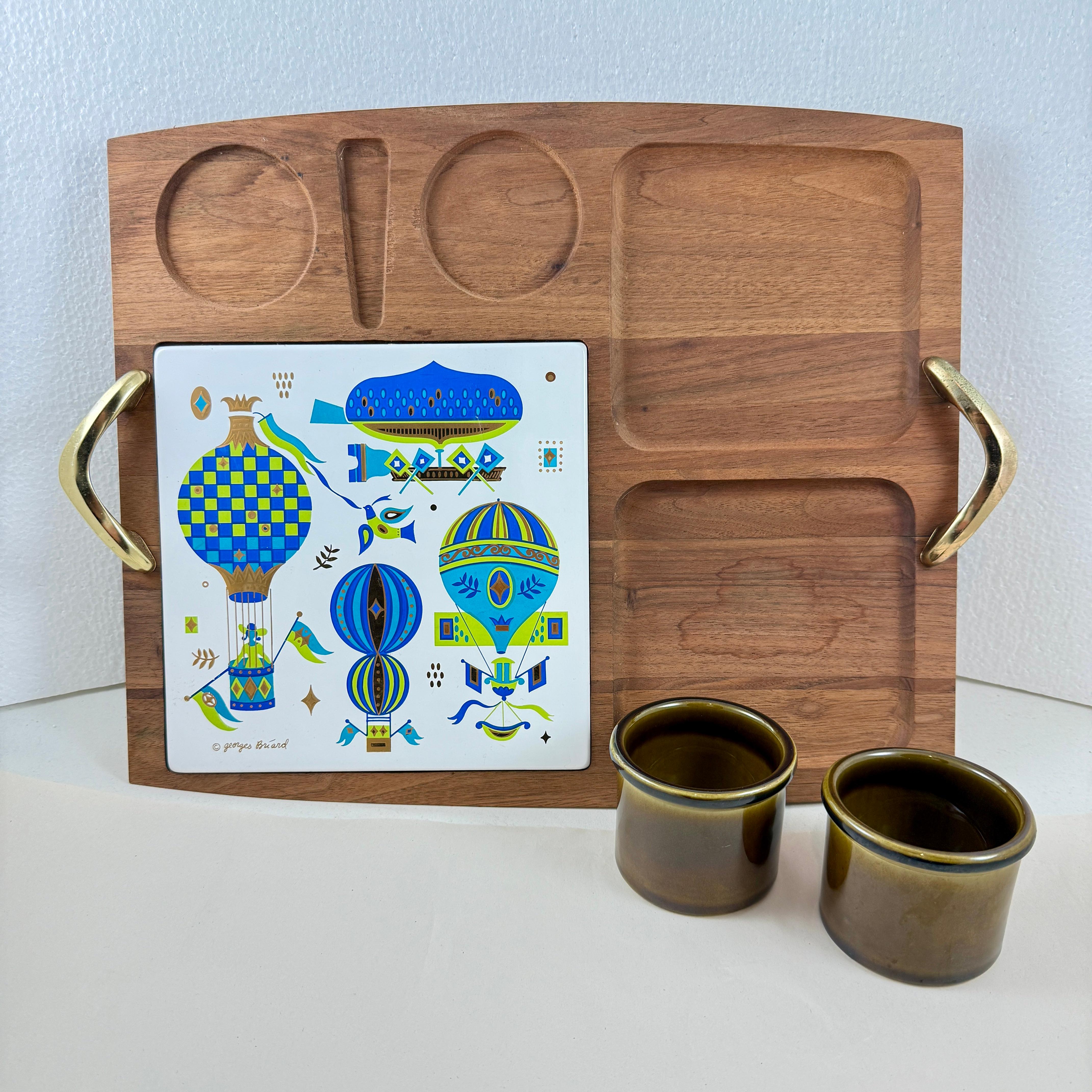 Céramique Georges Briard Planche à fromage et à trempette en bois - 1961 en vente
