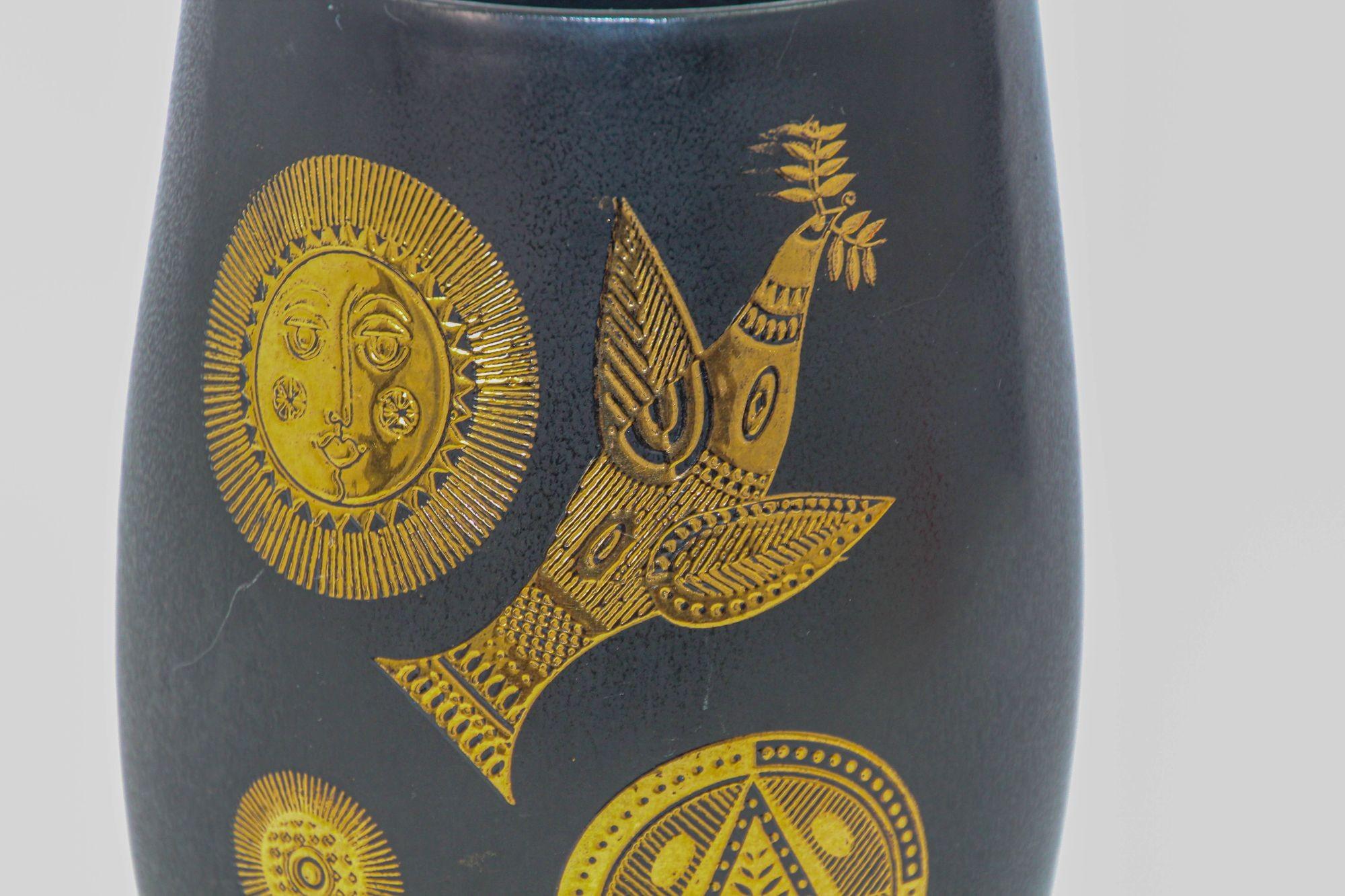 American GEORGES BRIARD for Hyalyn Black and Gold Ceramic Vase 1960s Hollywood Regency For Sale