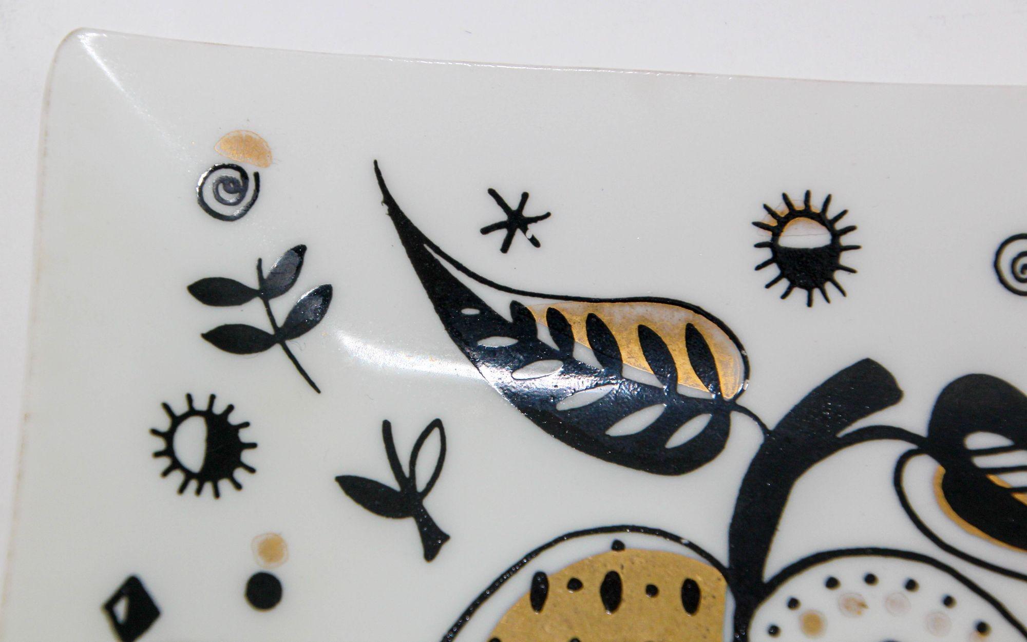 Weiße Georges Briard 'Gebotene Früchte' Weiße Kunstglasschale mit schwarzem und goldenem Design (Handbemalt) im Angebot