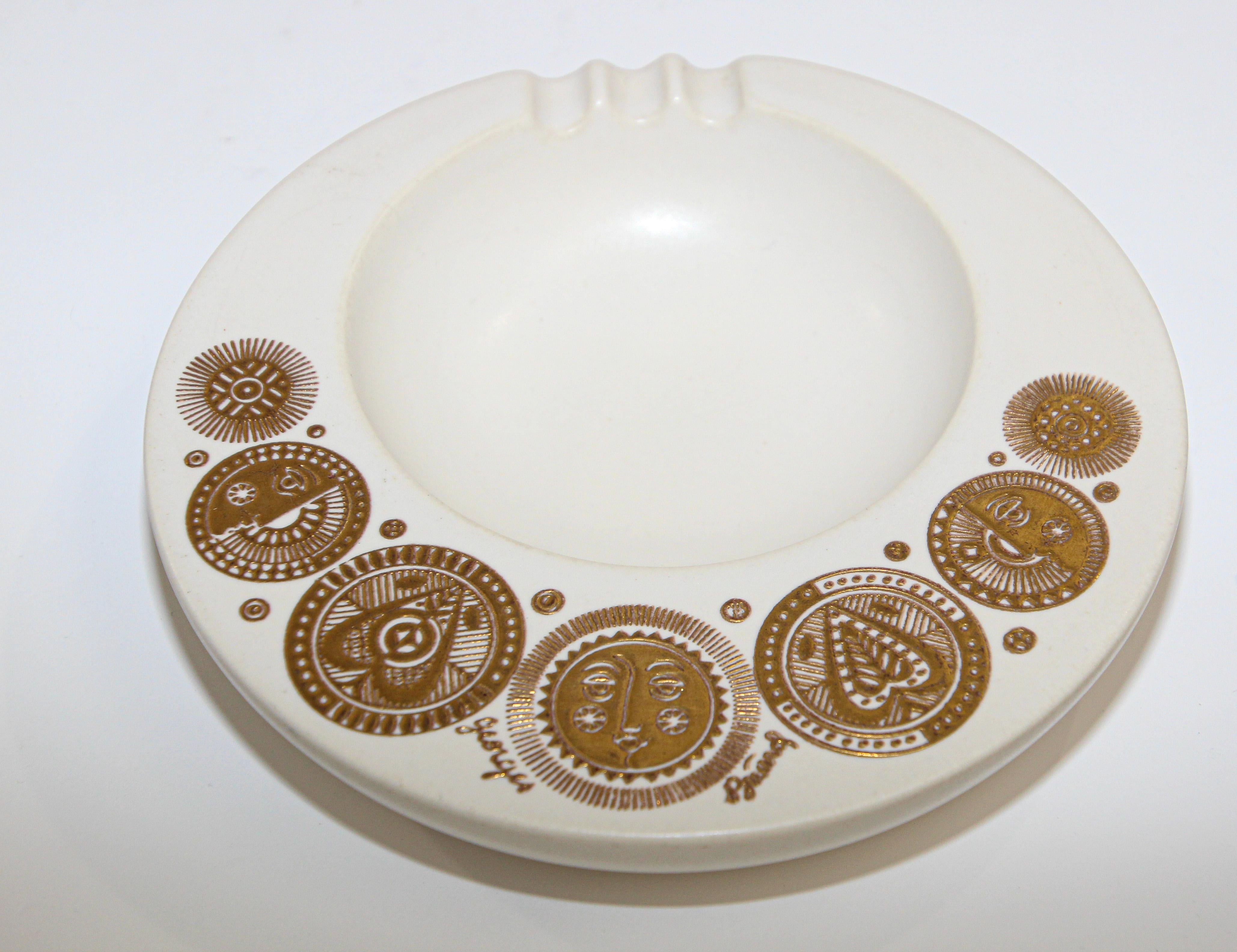 Georges Briard Midas Hyalyn Porcelain Ashtray with Gold Design For Sale 2