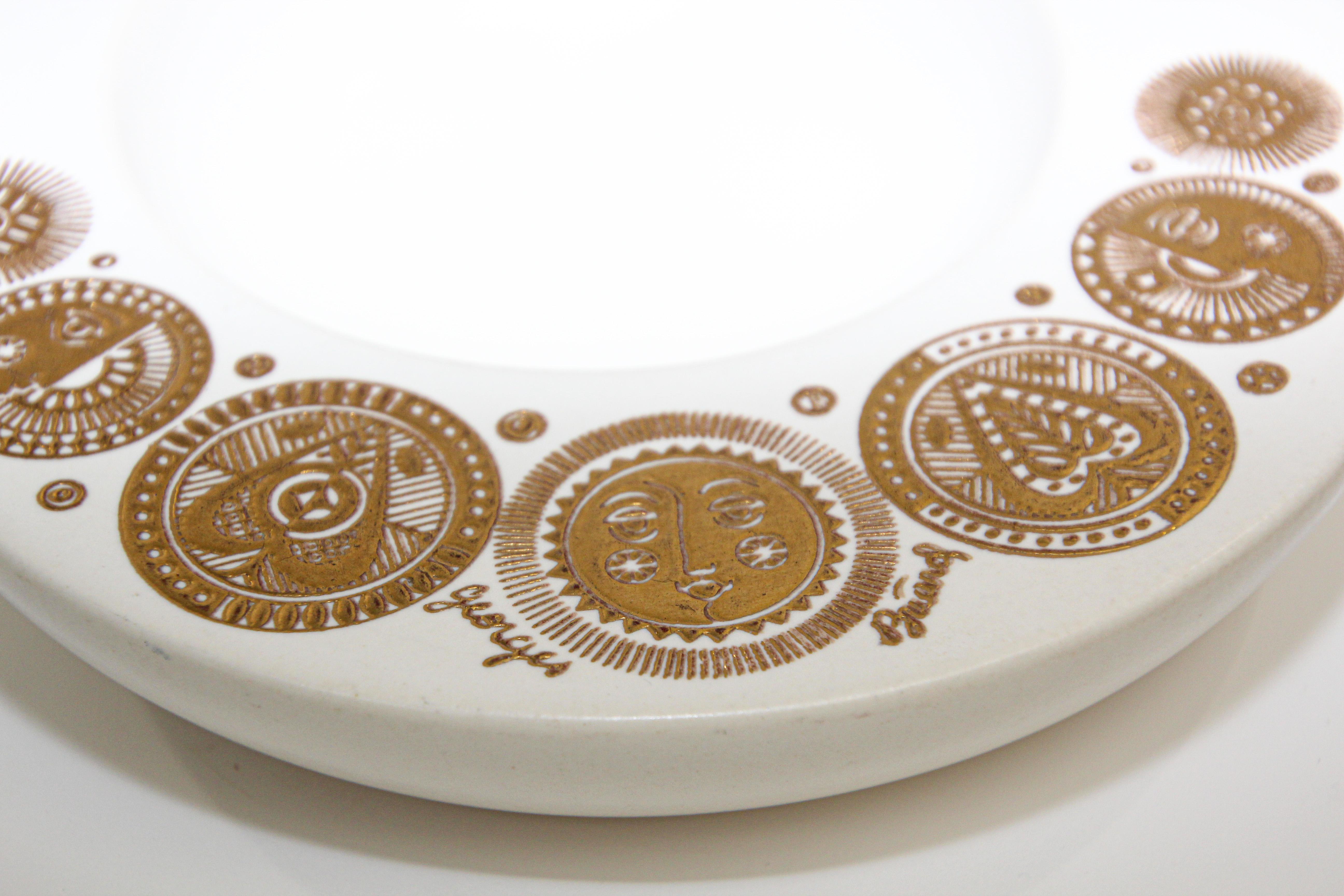Mid-Century Modern Georges Briard Midas Hyalyn Porcelain Ashtray with Gold Design For Sale