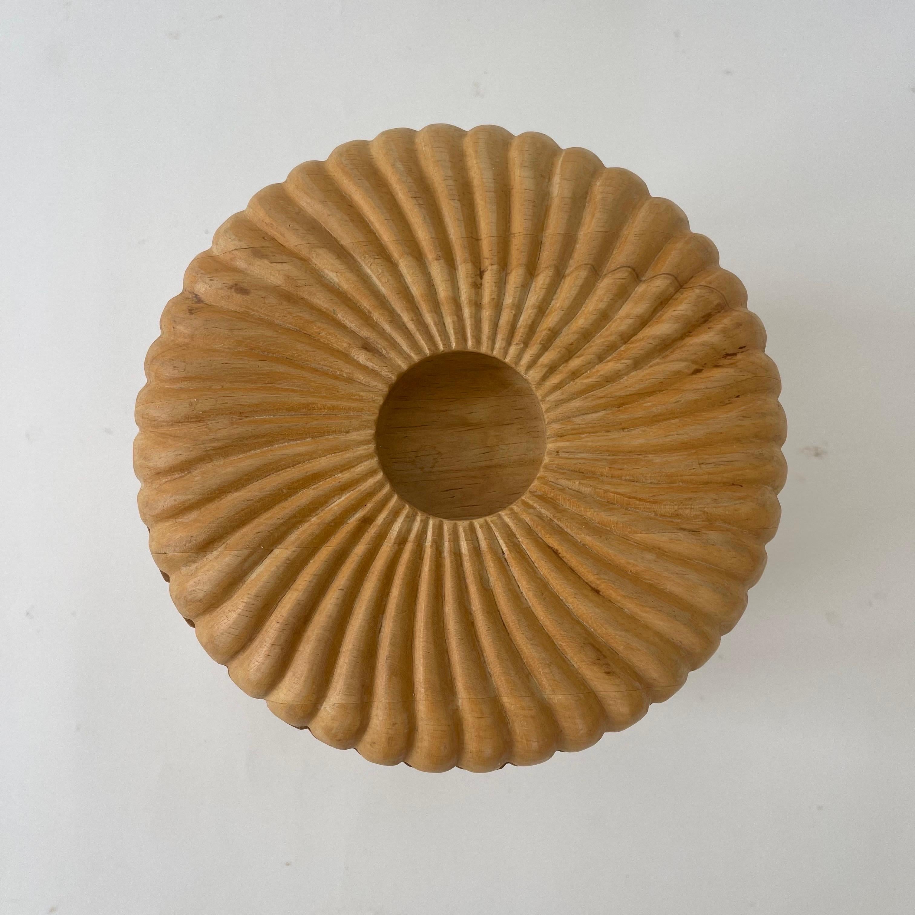 XX secolo Secchiello per il ghiaccio in legno intagliato organico moderno e scultoreo di Georges Briard, Thailandia, anni '70 in vendita