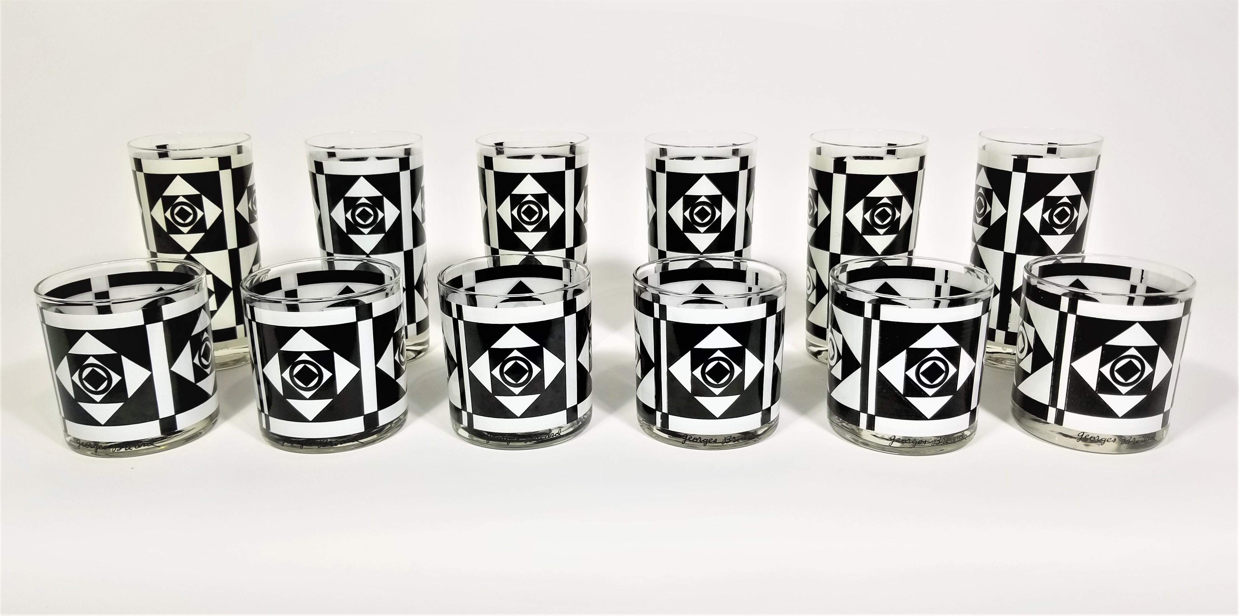 Georges Briard signed 1960s Mid-Century Modern Mod Optical Geometric Black and White Design. Glassware Barware. All glasses are signed and in excellent condition. Set of 12.includes 6 Rocks glasses and 6 highball glasses. 

Measurements:
Short glass