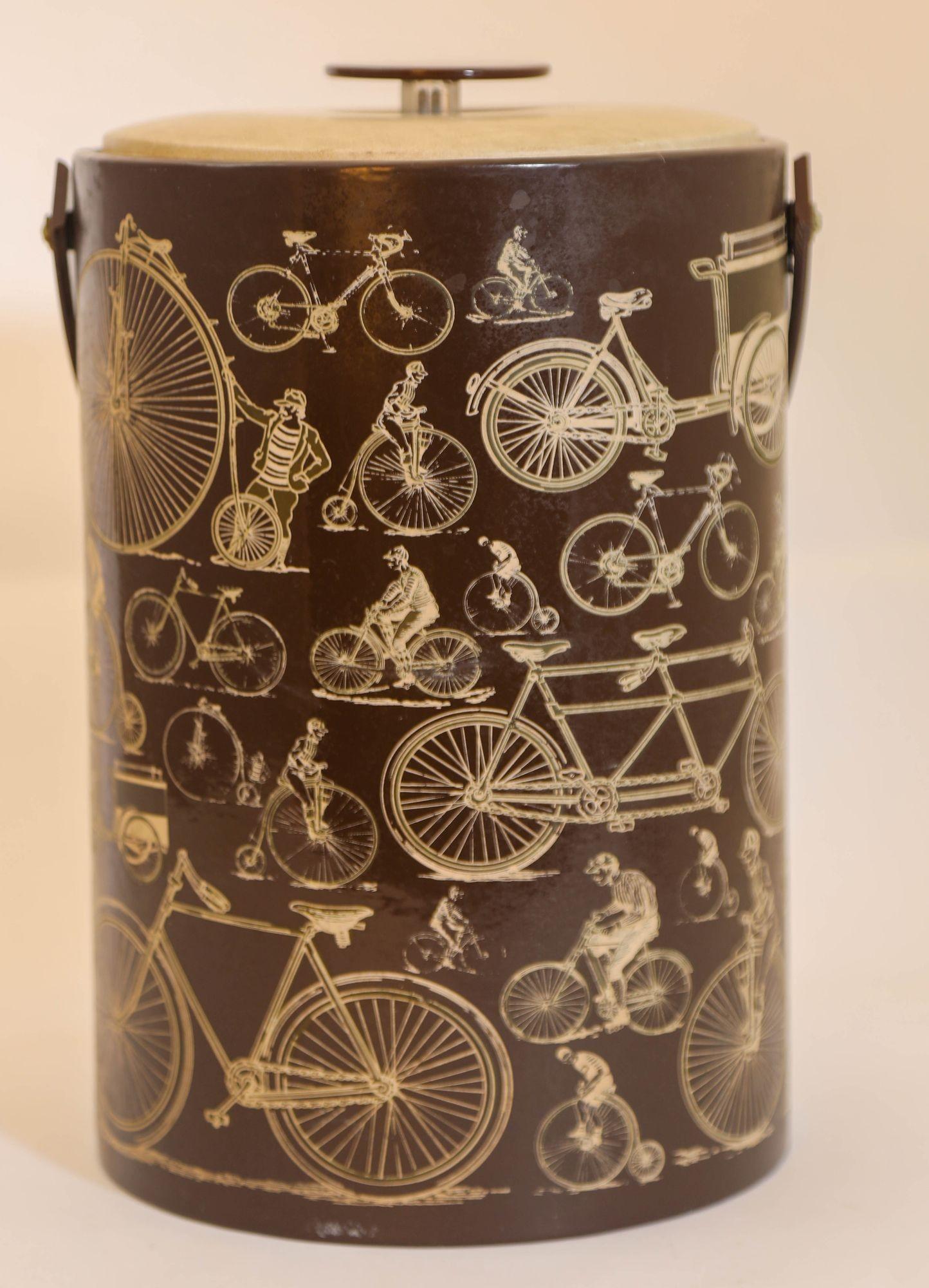 Georges Briard Signed Ice Bucket Mid Century.
Unique large brown vinyl with bicycle designs ice bucket by Georges Briard.
Good vintage original condition and ready for use.
Mid century 1960s 1970s Georges Briard Signed ice bucket faux brown leather