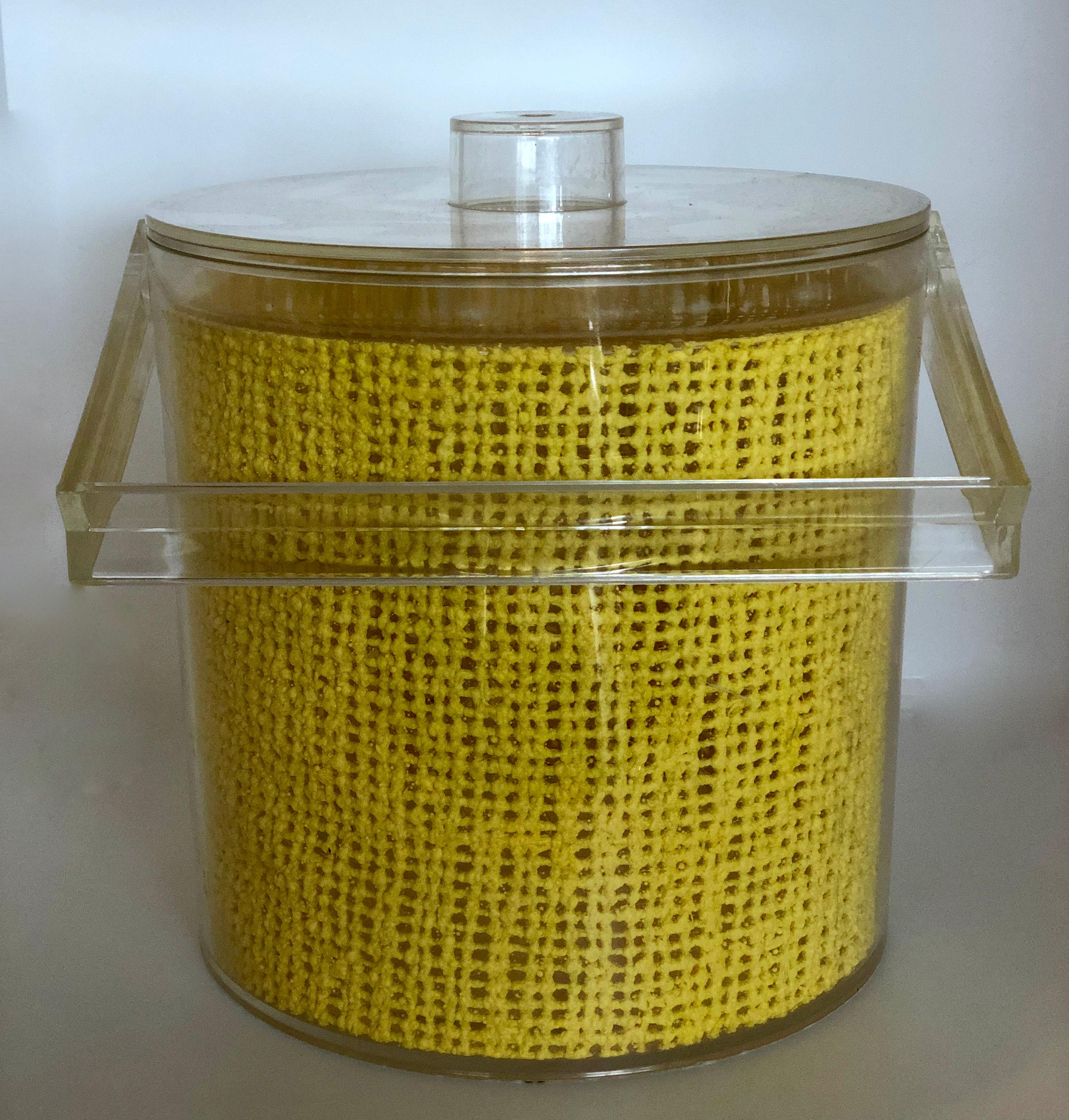 Georges Briard Yellow Embedded Raffia Lucite Covered Ice Bucket In Good Condition In Houston, TX