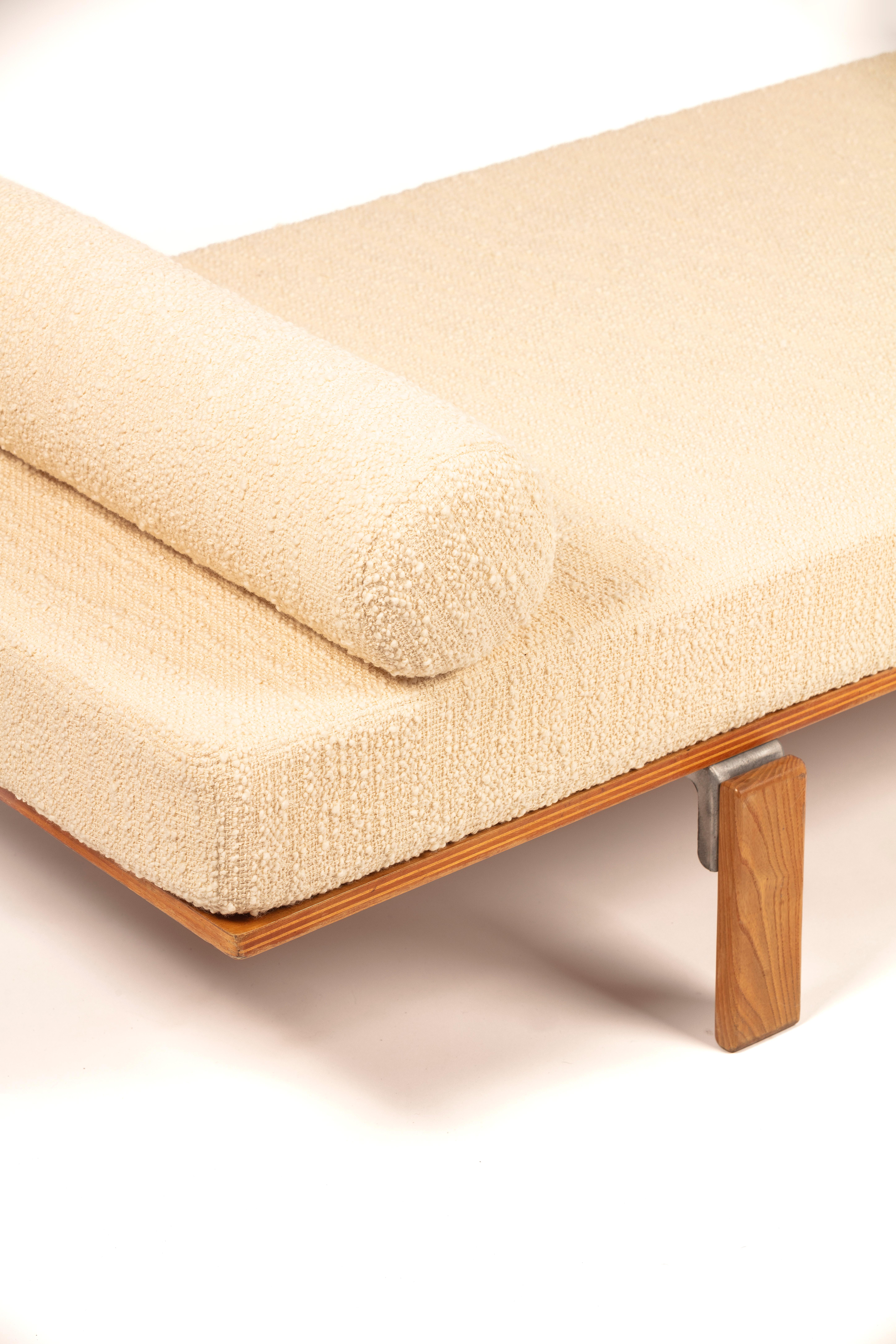 Mid-Century moderno Georges Candilis & Anja Blomstedt raro letto da giorno minimalista, Francia 1969 in vendita