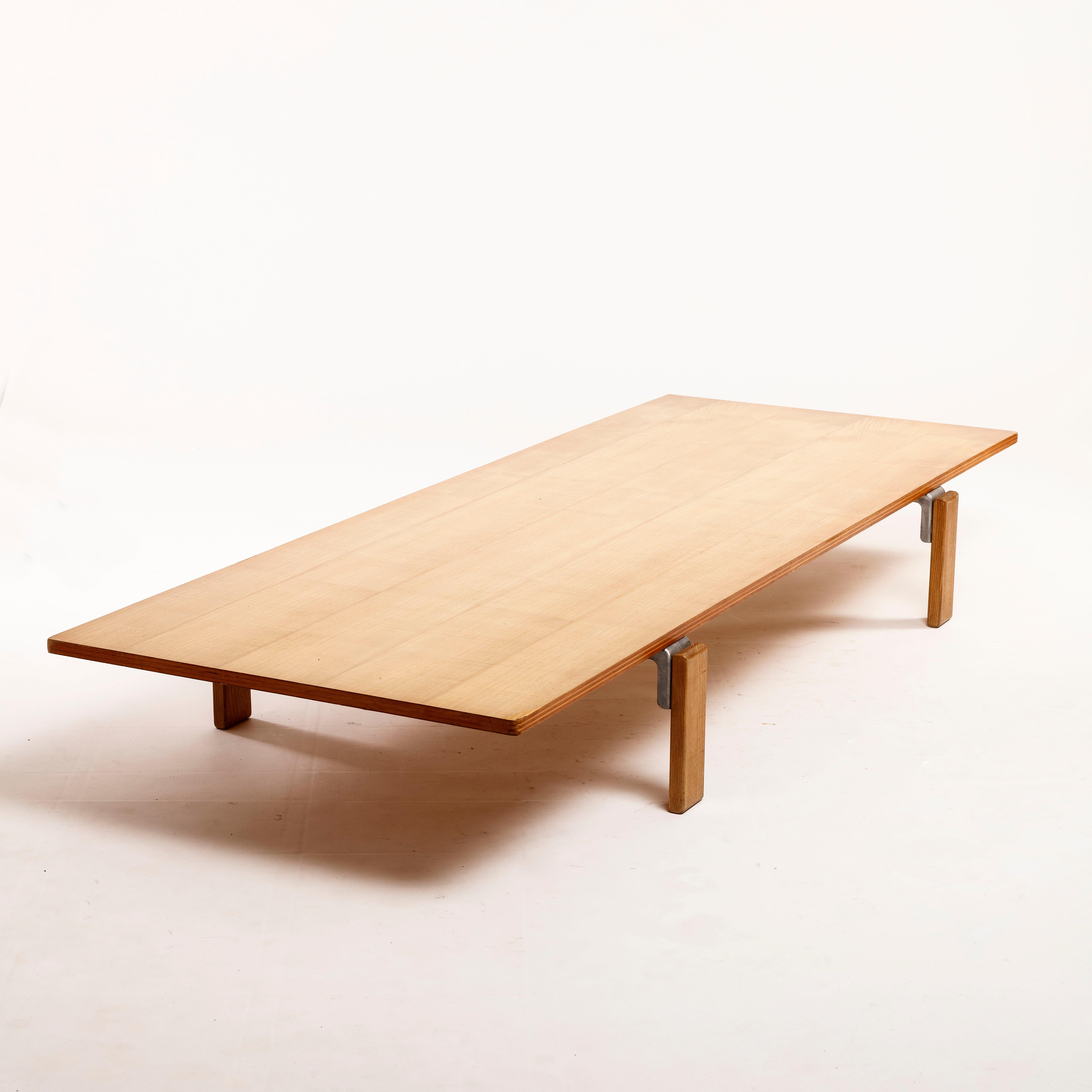Legno Georges Candilis & Anja Blomstedt raro letto da giorno minimalista, Francia 1969 in vendita