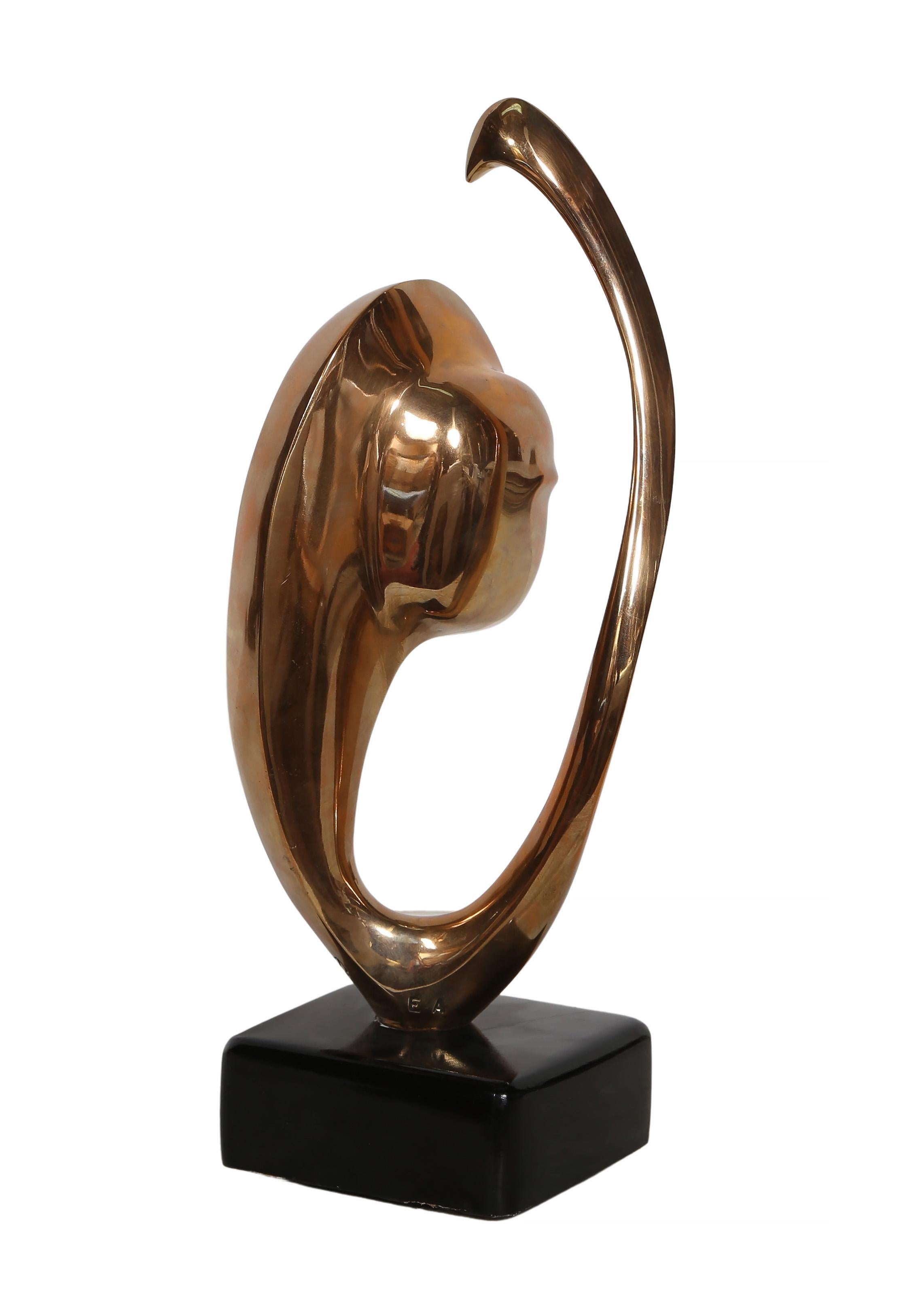 Portrait de femme, Modernity Sculpture en bronze à patine dorée en vente 2