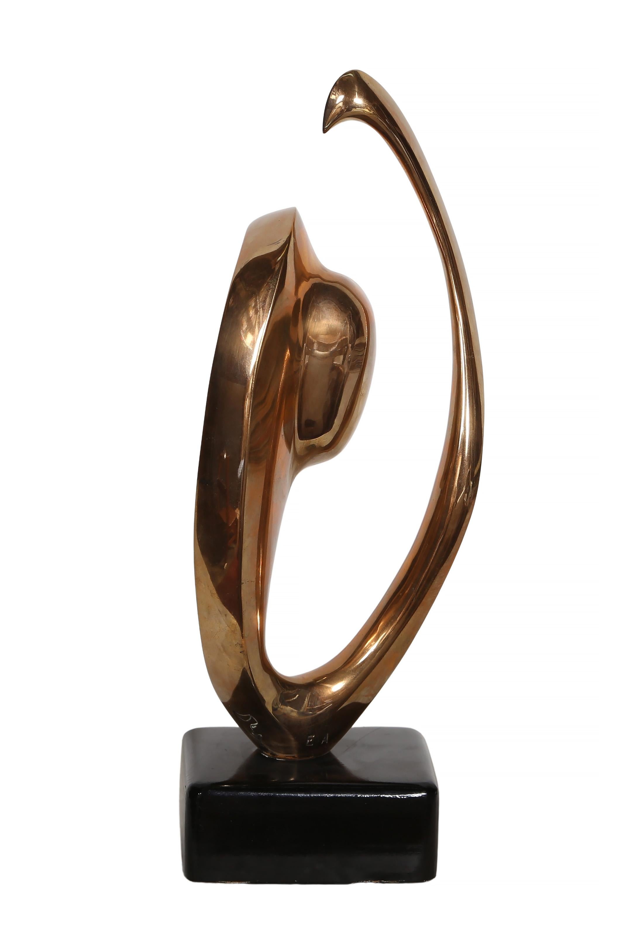 Portrait de femme, Modernity Sculpture en bronze à patine dorée en vente 3