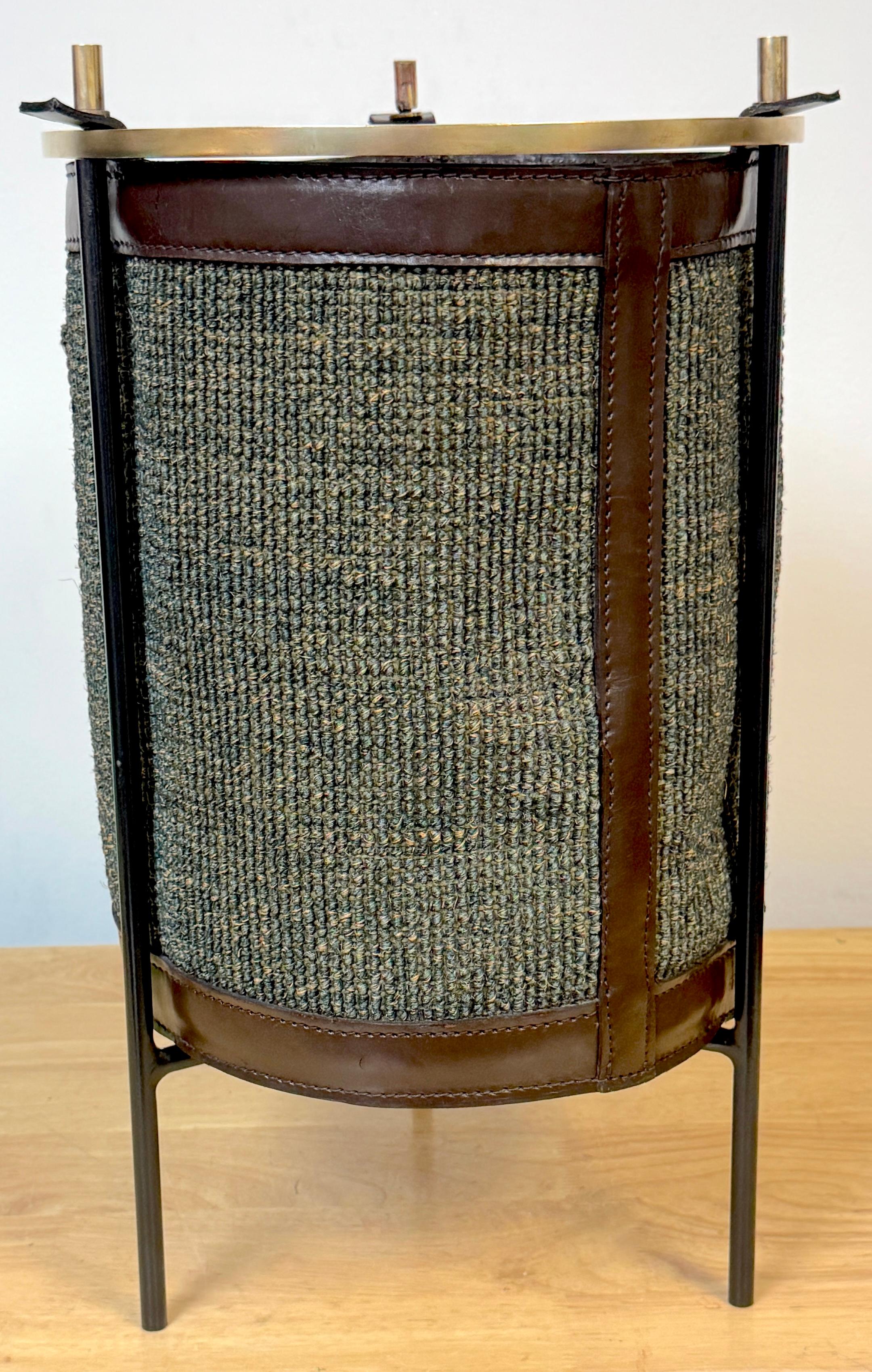 Moderne Panier/sac à déchets en cuir et tissu Georges Coslin, Italie, années 1960 en vente