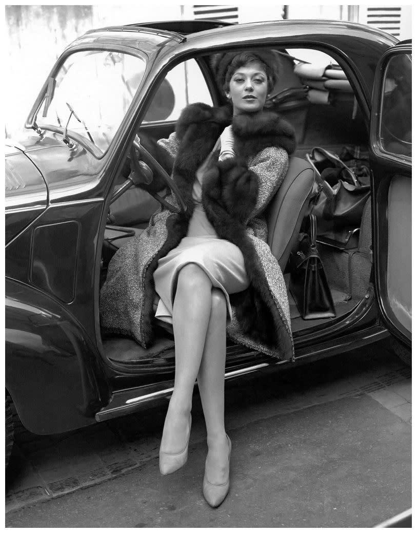 Georges Dambier Black and White Photograph - Barbara Mullen, Elle 1
