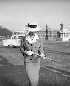 Girl with umbrella, Concorde Palace