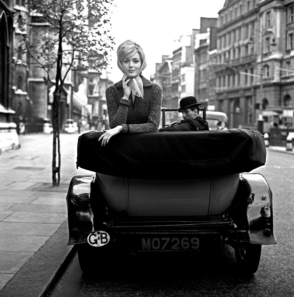 Georges Dambier Black and White Photograph - Lucinda Londres Car Publicité 