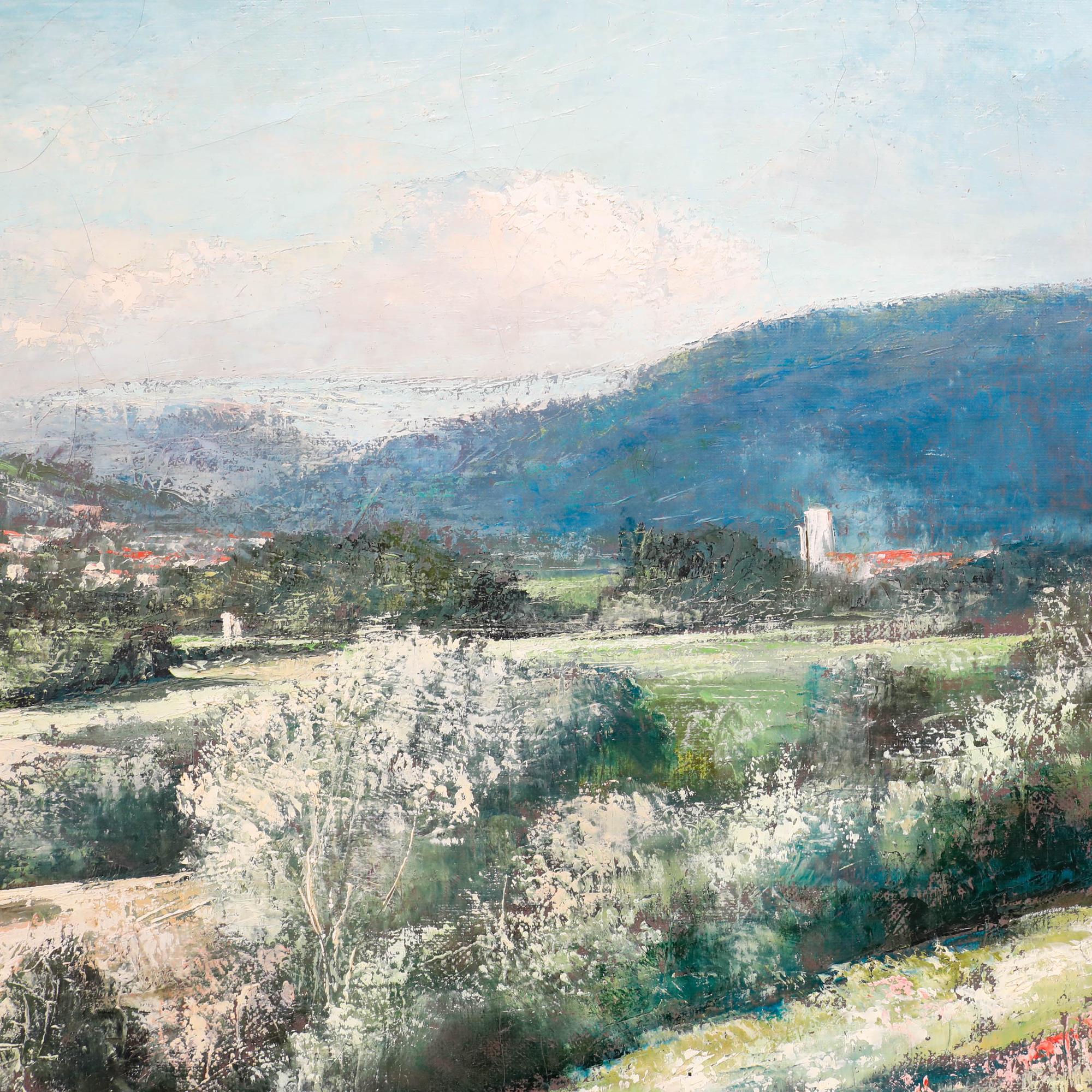 Dieses pastorale Landschaftsgemälde fängt eine ruhige ländliche Szene mit sanften grünen Hügeln und einem kleinen Dorf im Herzen des Tals ein, das in weichen, naturalistischen Tönen wiedergegeben ist. Unterschrieben. Auf Leinwand.