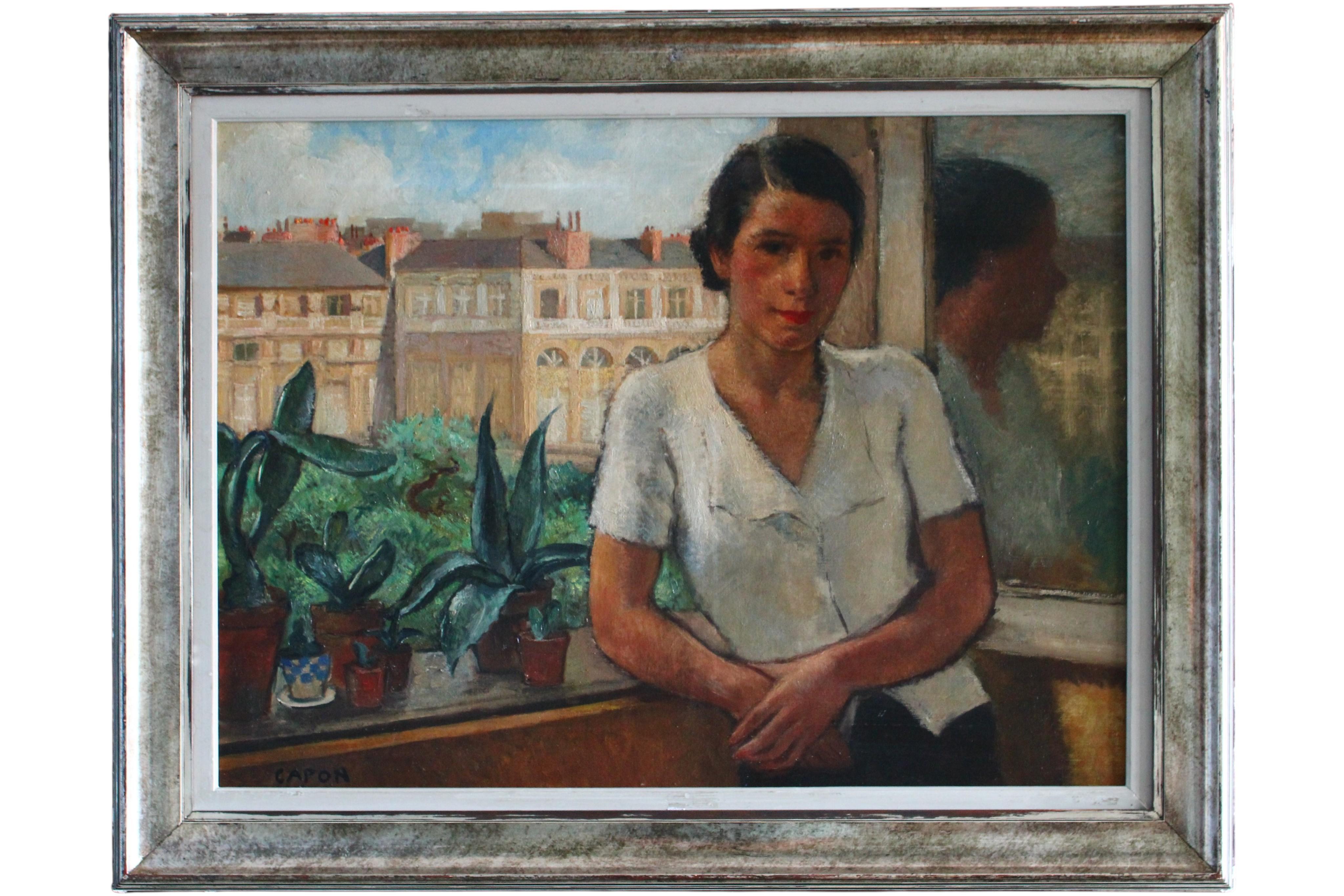 Grand portrait de style « Mid-Century Modern » représentant une femme devant une fenêtre parisienne