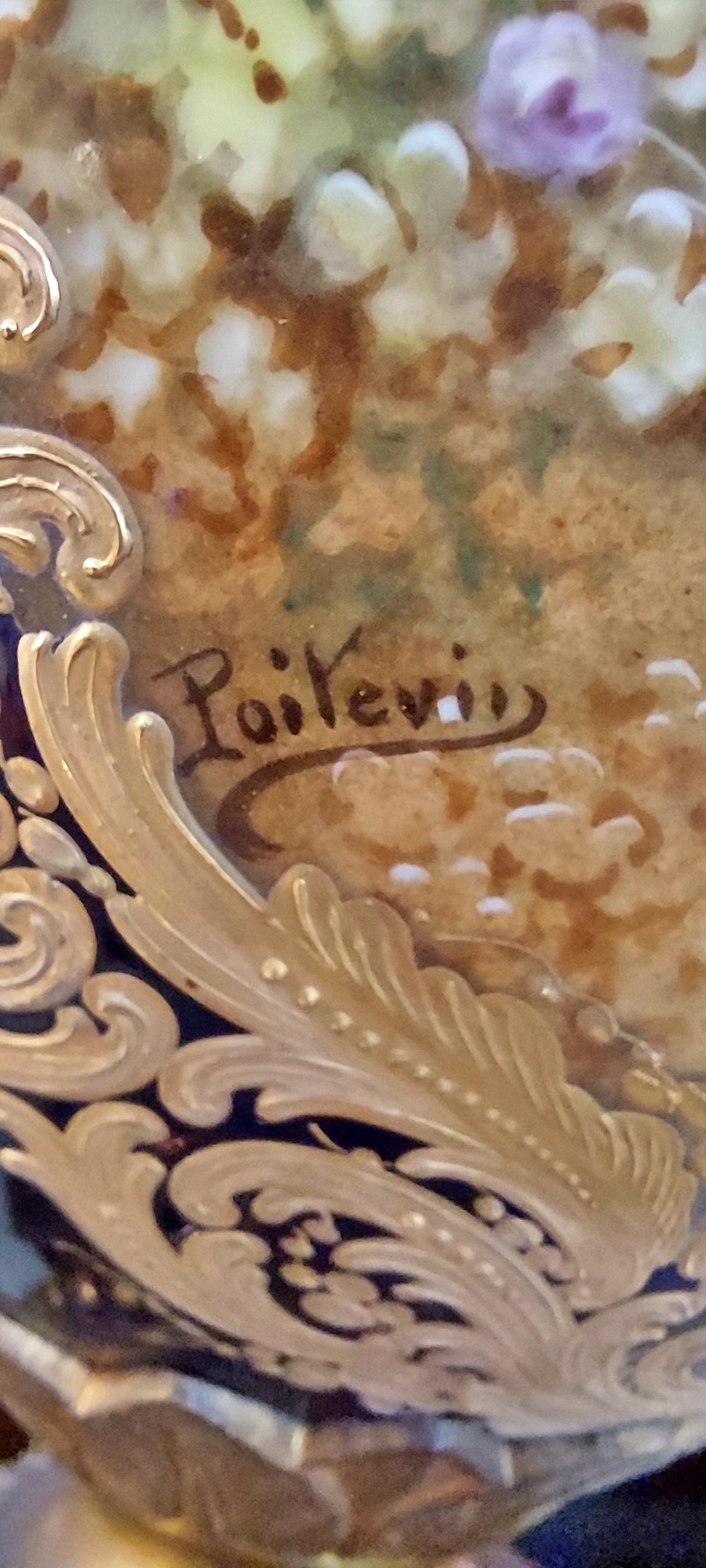 Georges Émile Poitevin
Erstaunliches Paar Porzellan Amphoren Sèvres 19. Jahrhundert.

Aus französischem Porzellan aus dem 19. Jahrhundert.
In Sévres dekoriert in Kobaltblau und Gold mit einer polychromen Reserve in der Mitte, die eine galante
