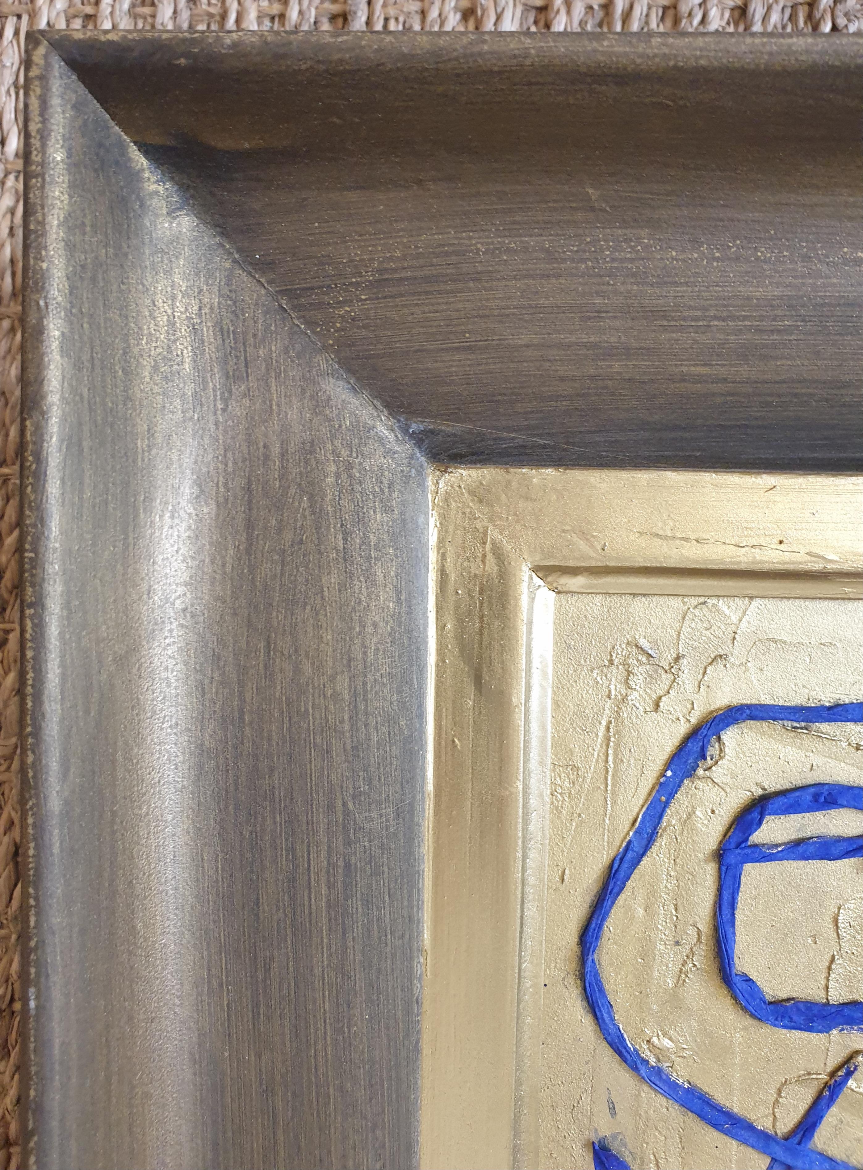 Astratto. Tendenze di blu su oro. Tecnica mista su tela. in vendita 3