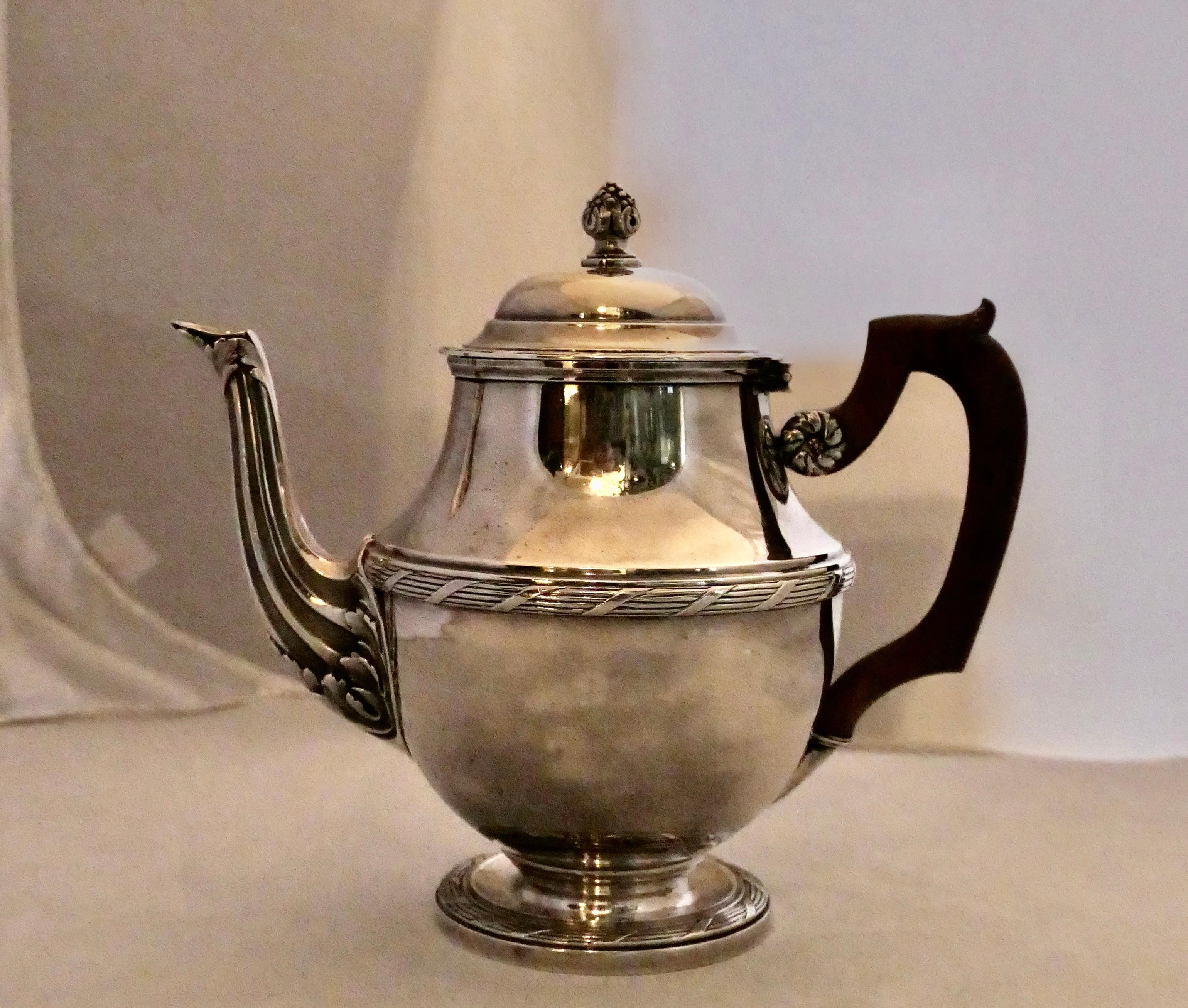 Teekanne aus Sterlingsilber von Georges Fouquet Lapar (Französisch) im Angebot