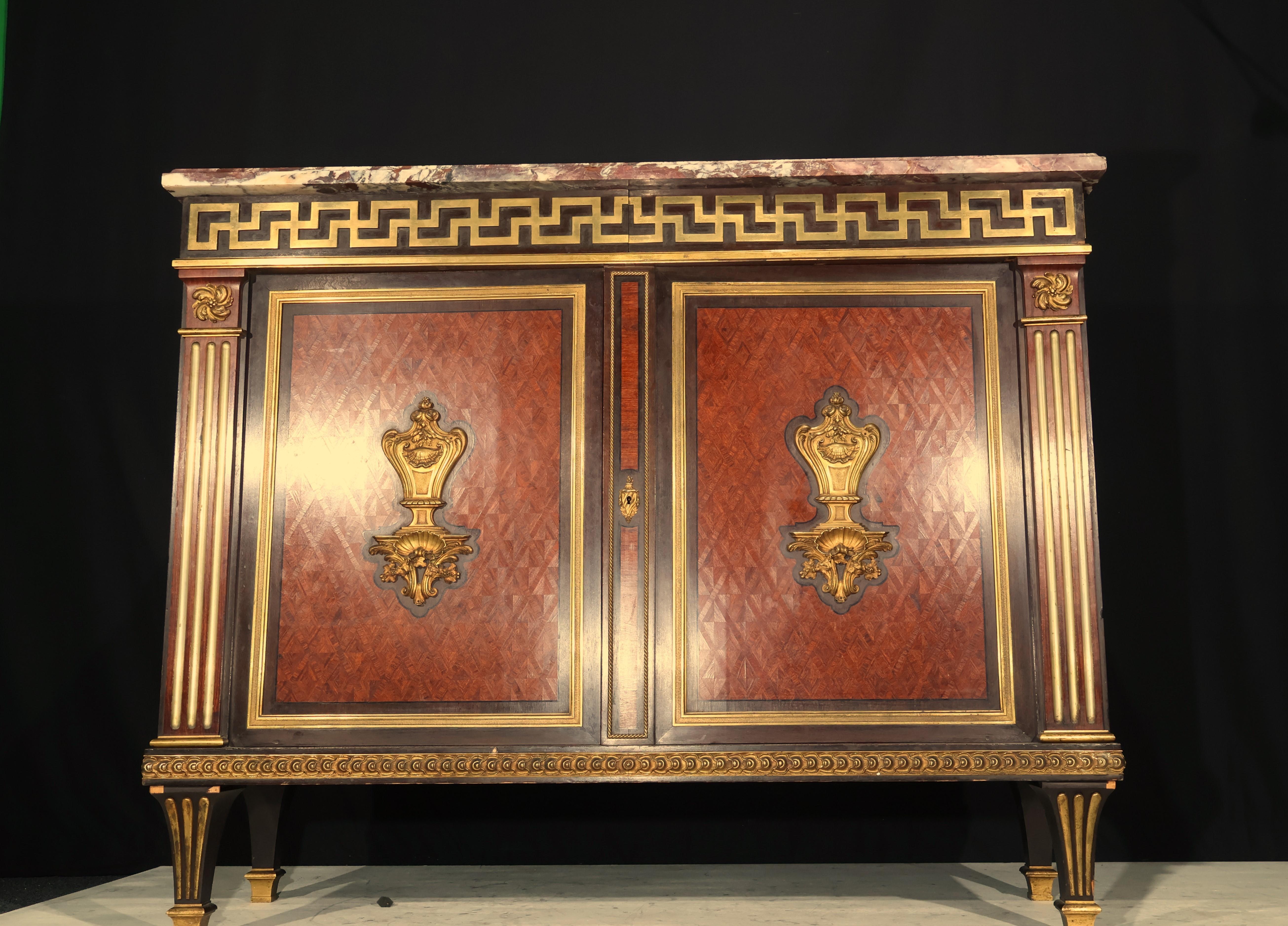 Francese Georges-Francois Alix Commode francese con piano in marmo e ormolu, Francia, 1870 circa in vendita