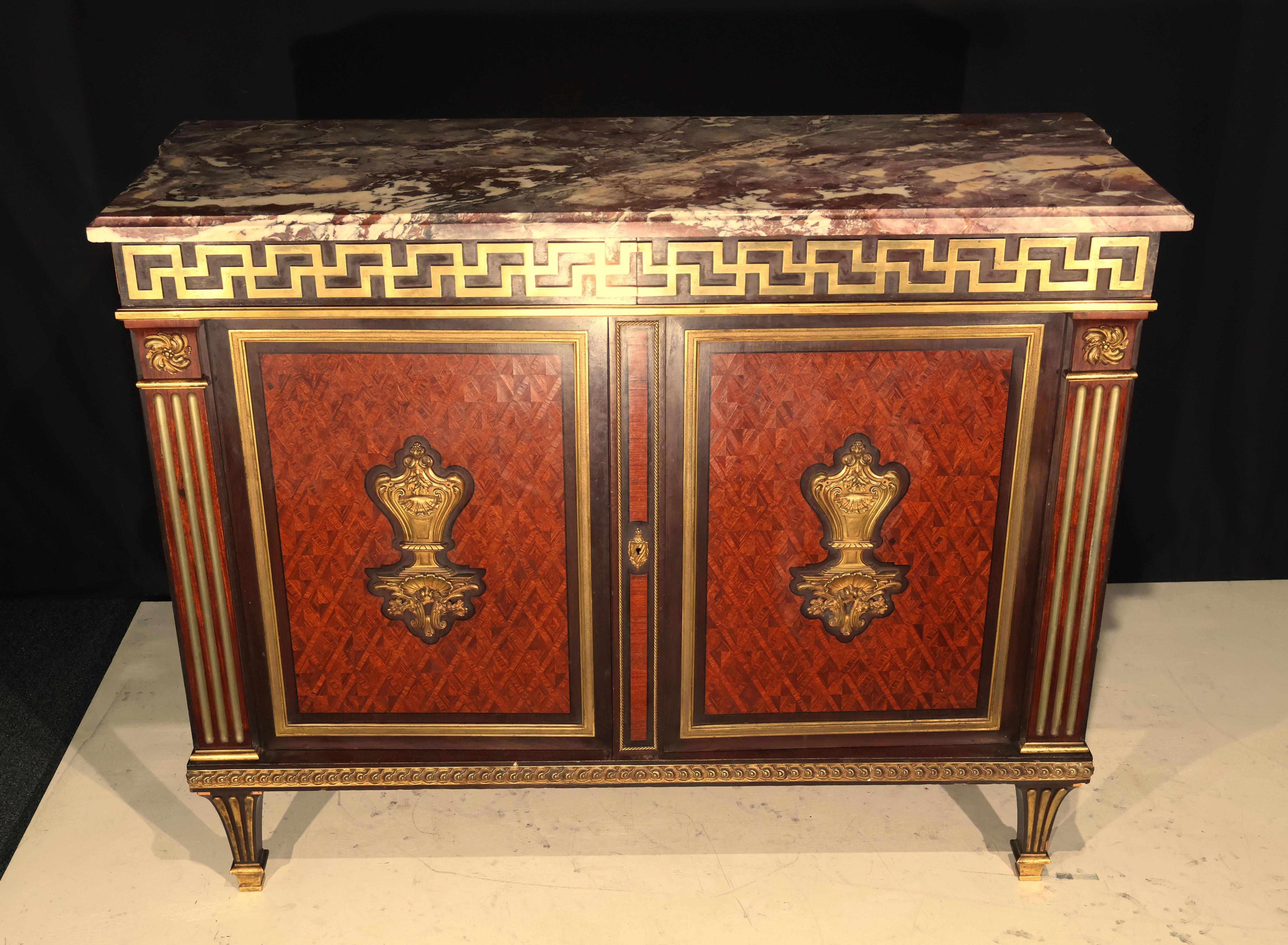 Georges-Francois Alix Commode francese con piano in marmo e ormolu, Francia, 1870 circa In condizioni buone in vendita a Atlanta, GA