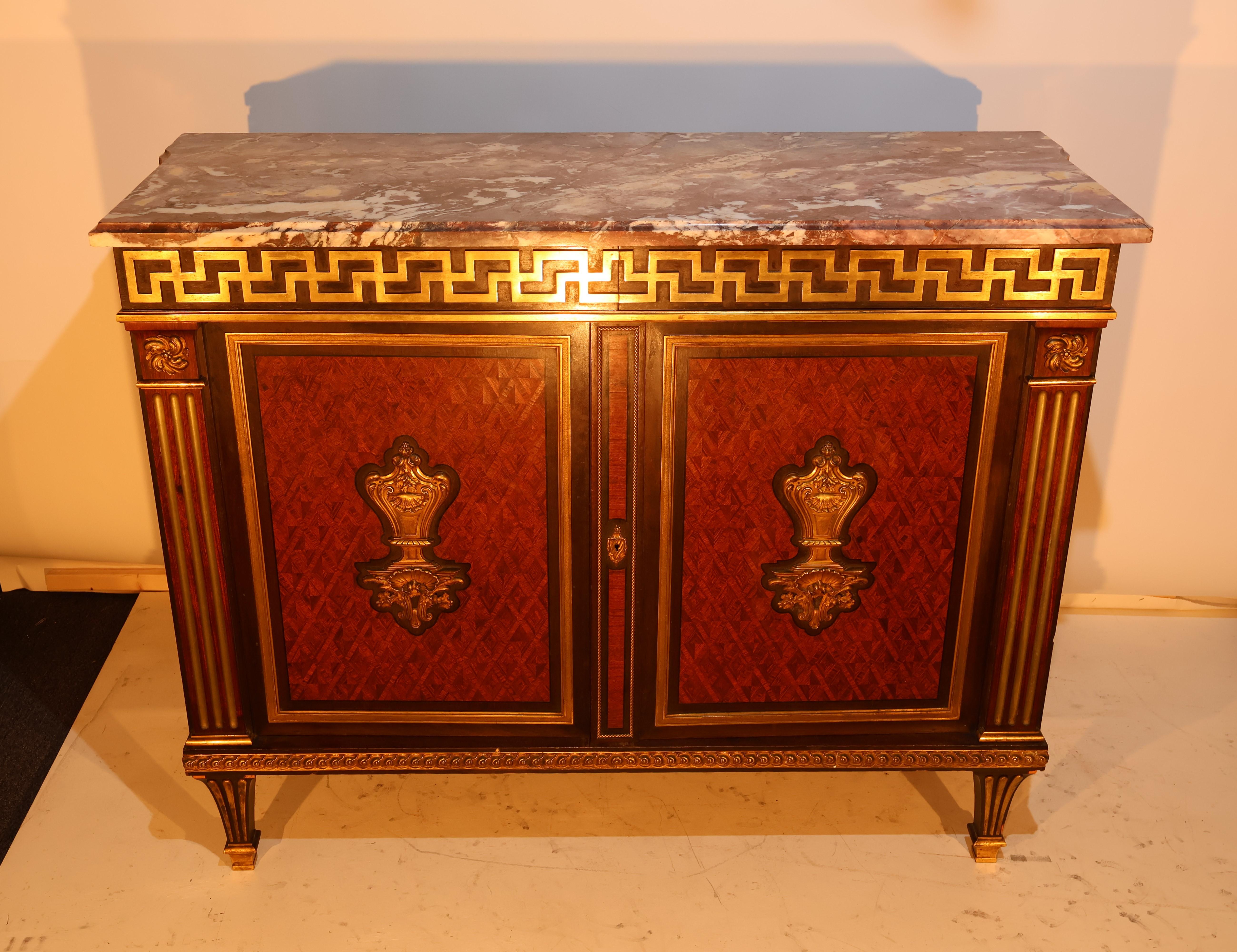 Bronzo Georges-Francois Alix Commode francese con piano in marmo e ormolu, Francia, 1870 circa in vendita