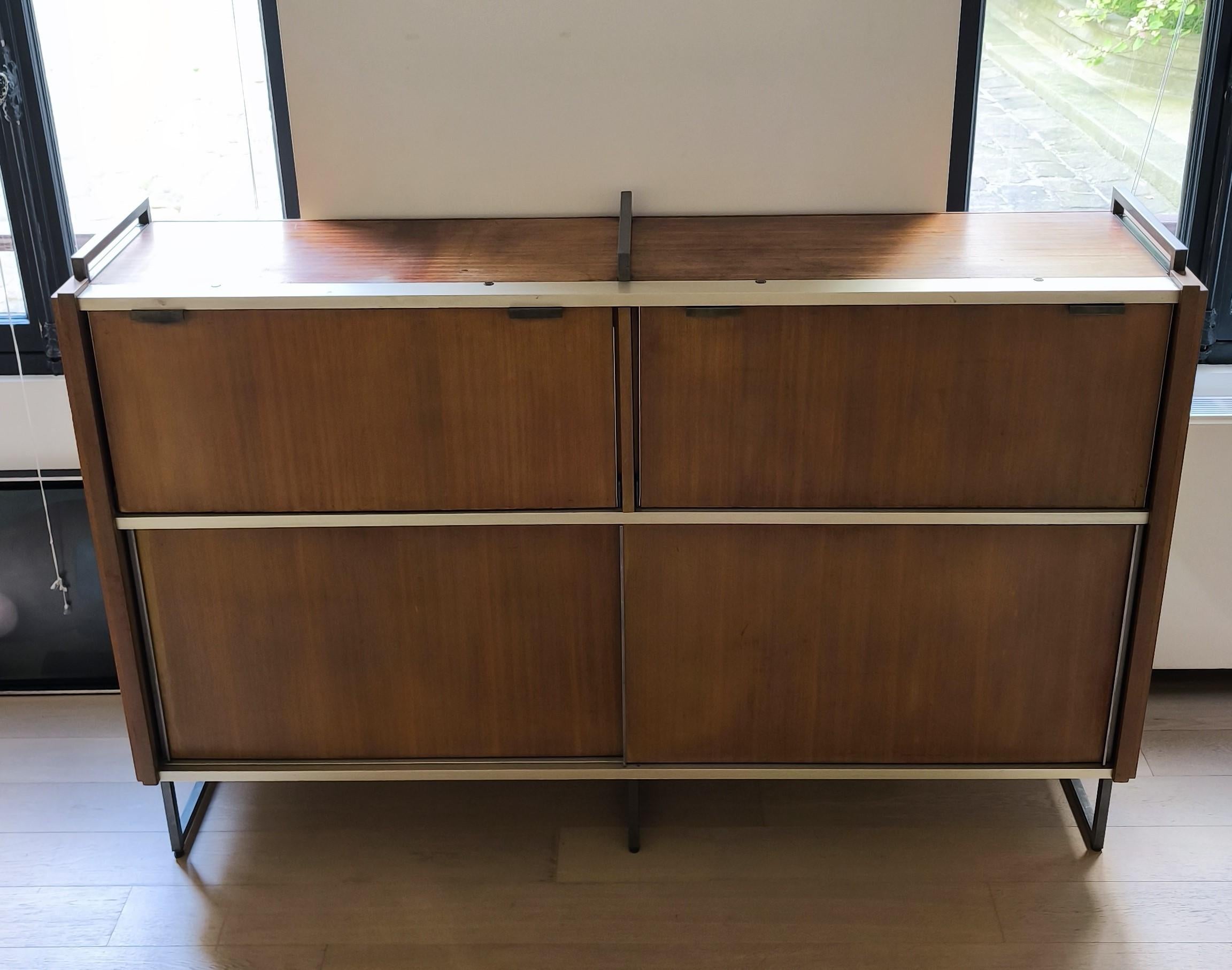 Buffet en noyer Georges Frydman, édition EFA, années 1960 en vente 8