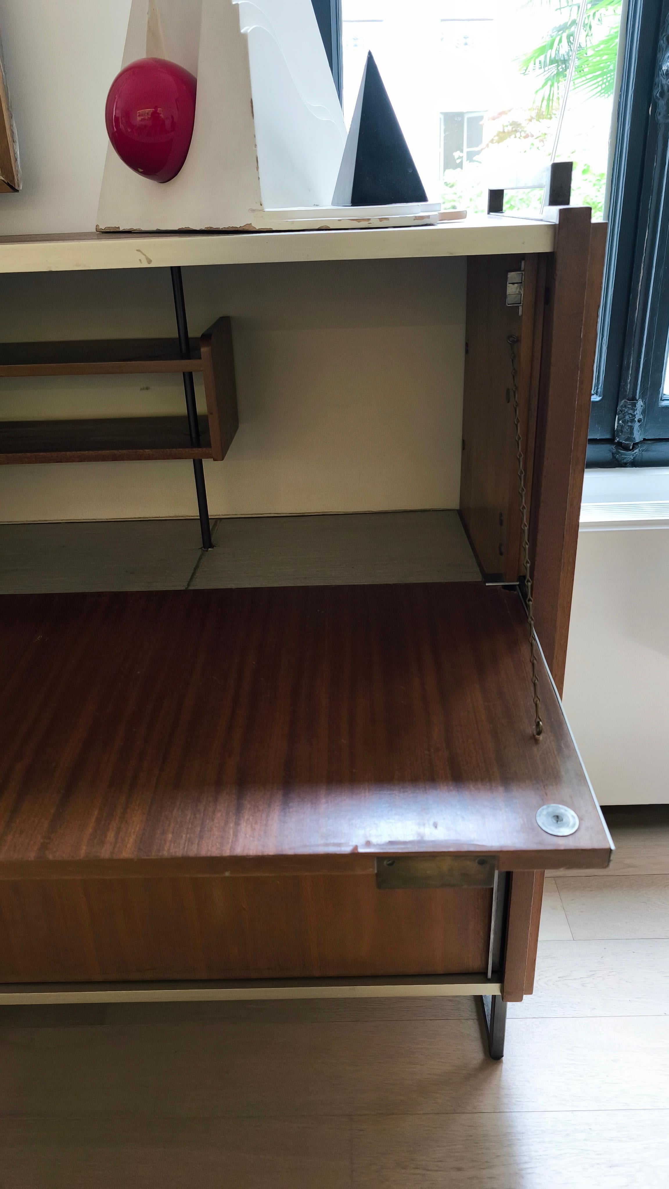Noyer Buffet en noyer Georges Frydman, édition EFA, années 1960 en vente