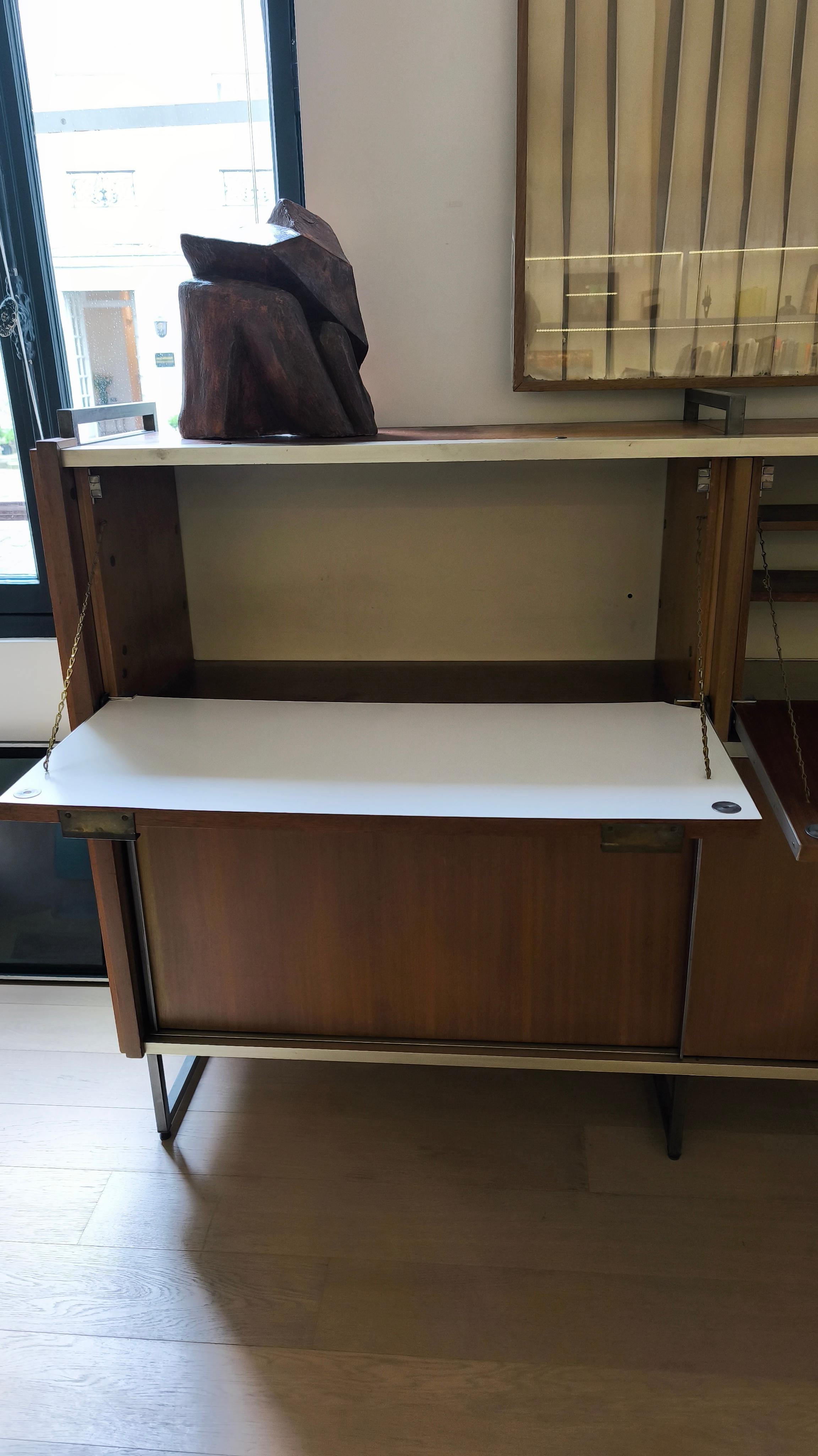 Buffet en noyer Georges Frydman, édition EFA, années 1960 en vente 1