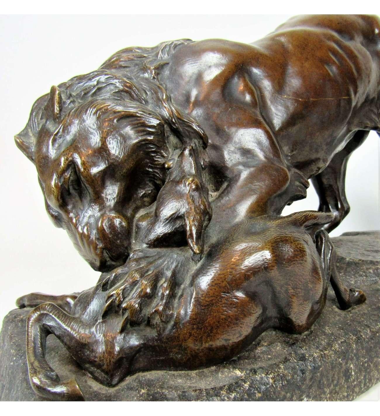 Georges Gardet - (1863-1939)+ Fusione in bronzo,  Leone che divora un'antilope in vendita 4
