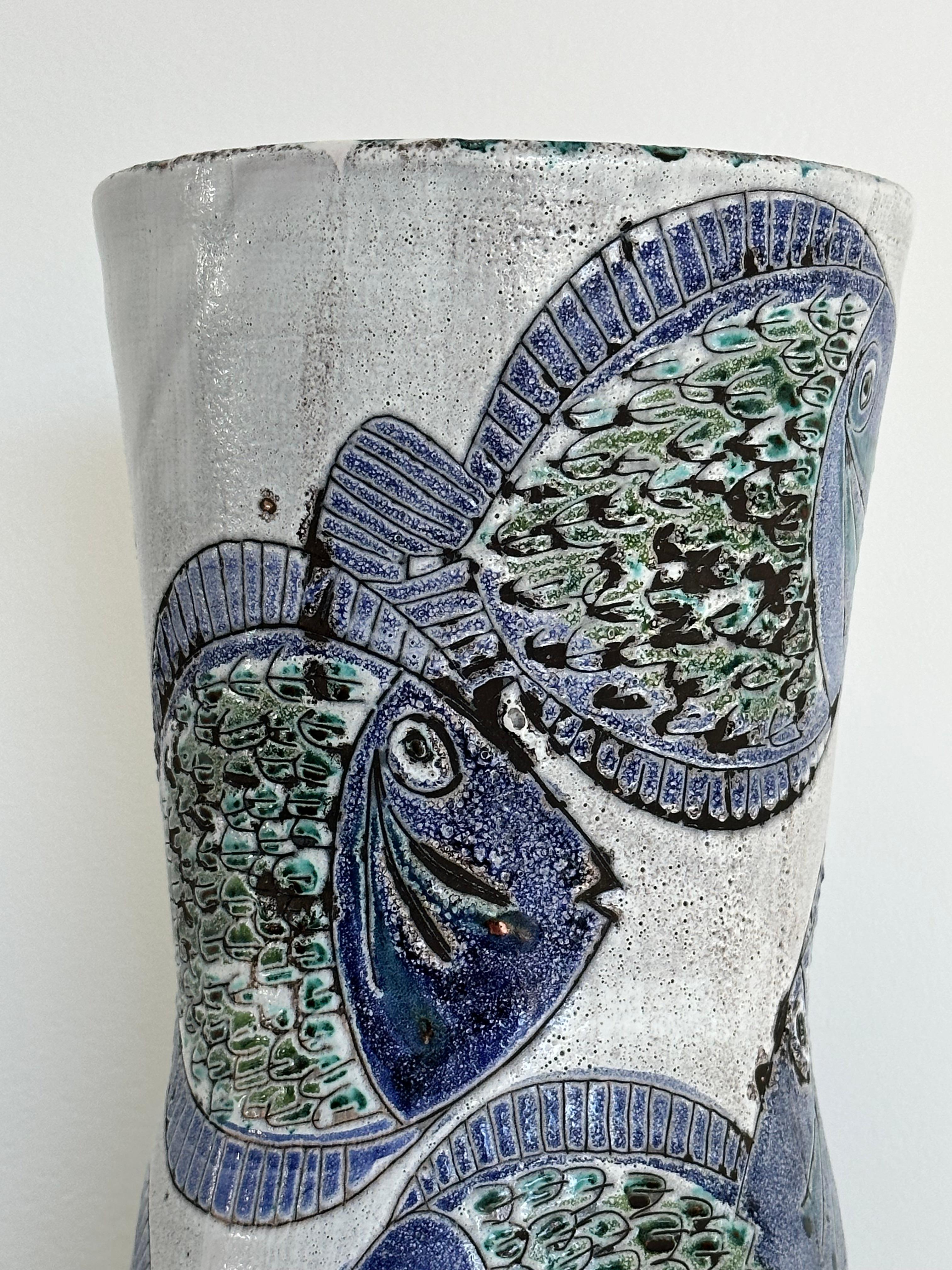 Hand-Carved Georges GOUZY earthenware vase, fish design and polychrome enamel, France 1950s For Sale