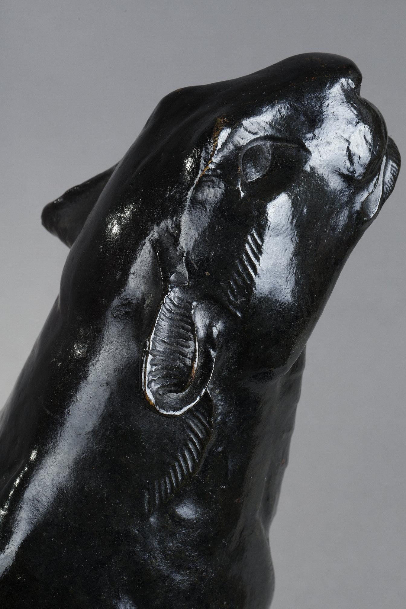 Panther sniffing - Art Deco Sculpture by Georges Guyot
